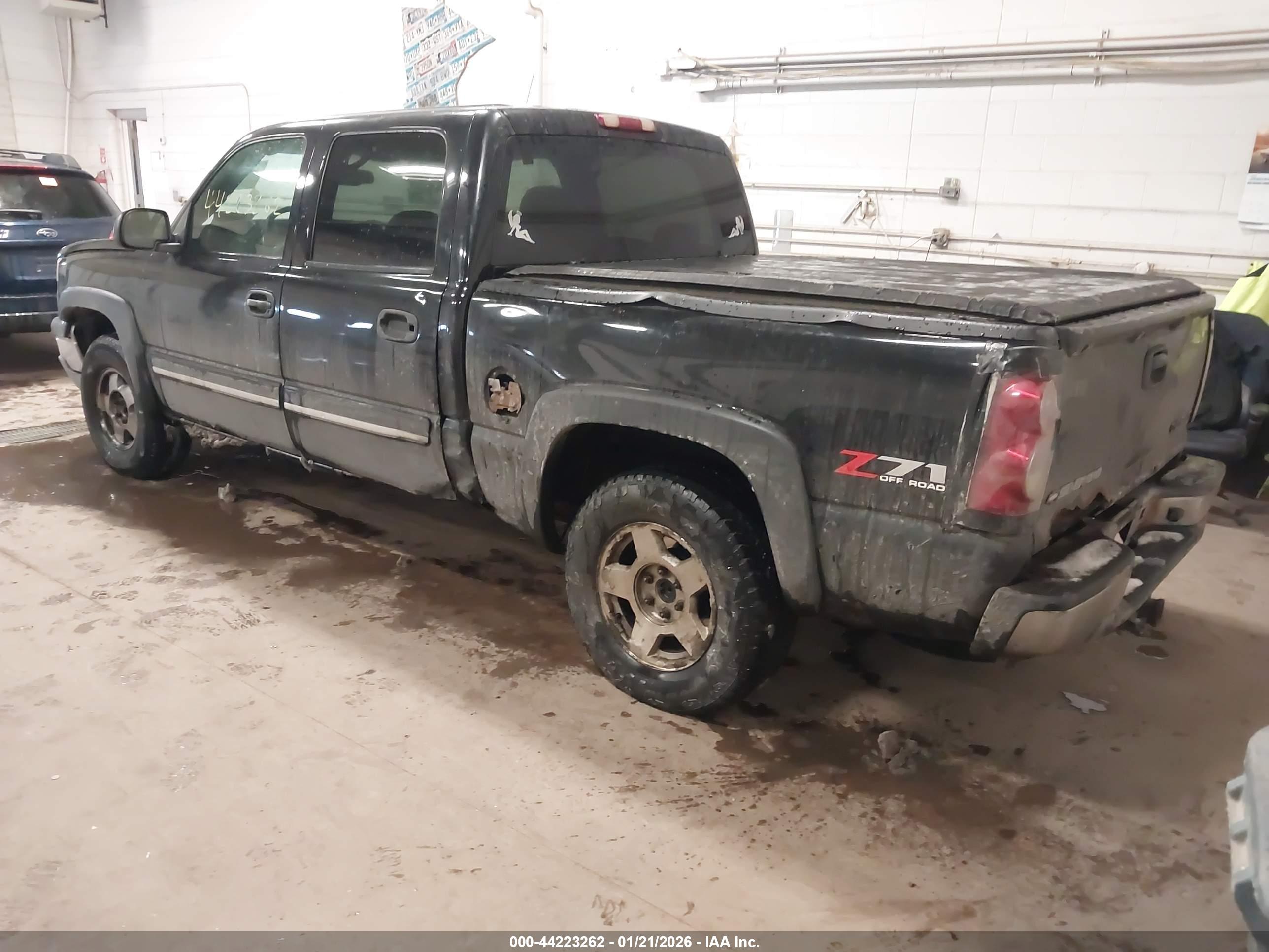 CHEVROLET SILVERADO image 3