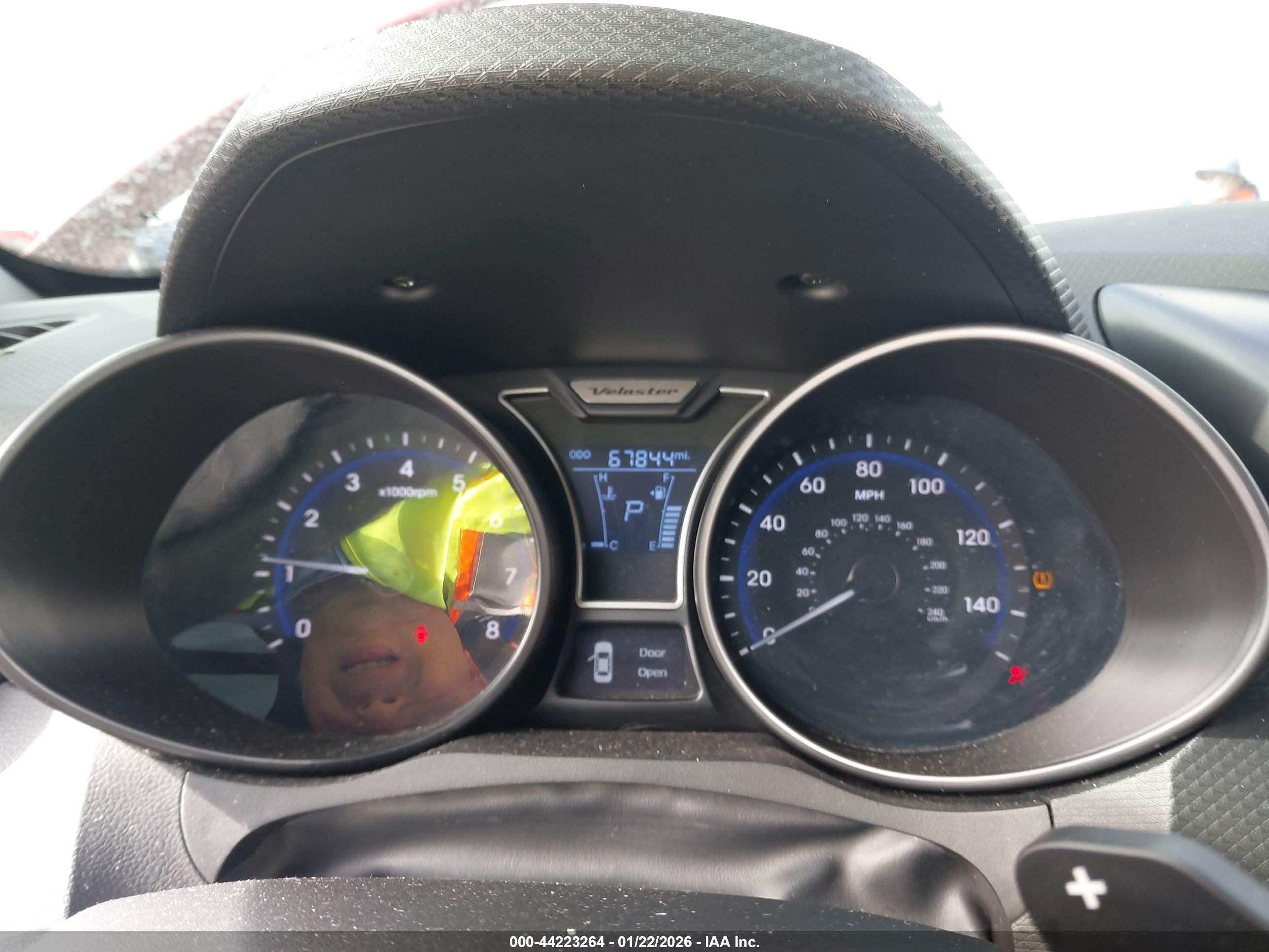 HYUNDAI VELOSTER image 7