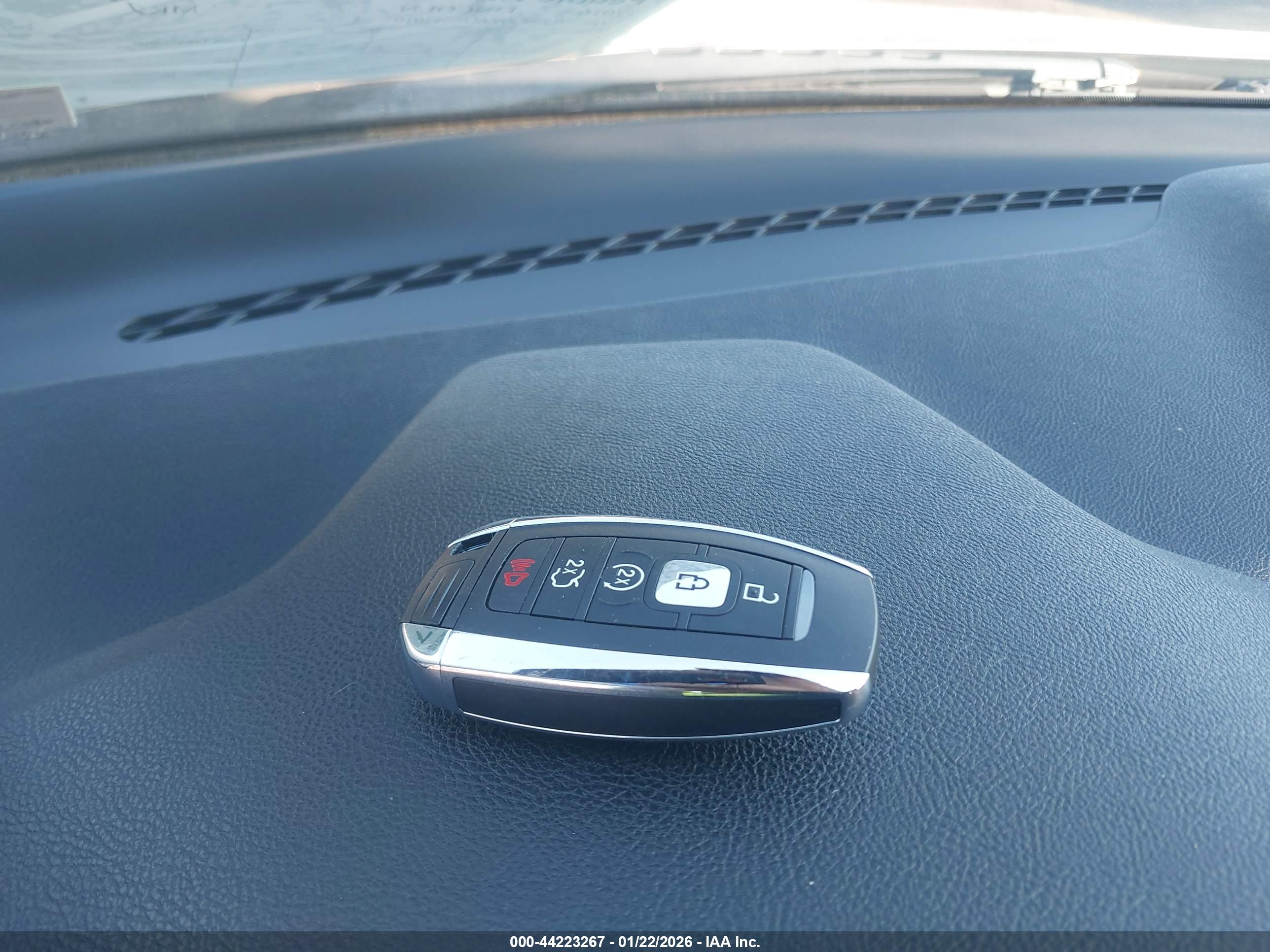 LINCOLN MKZ image 11