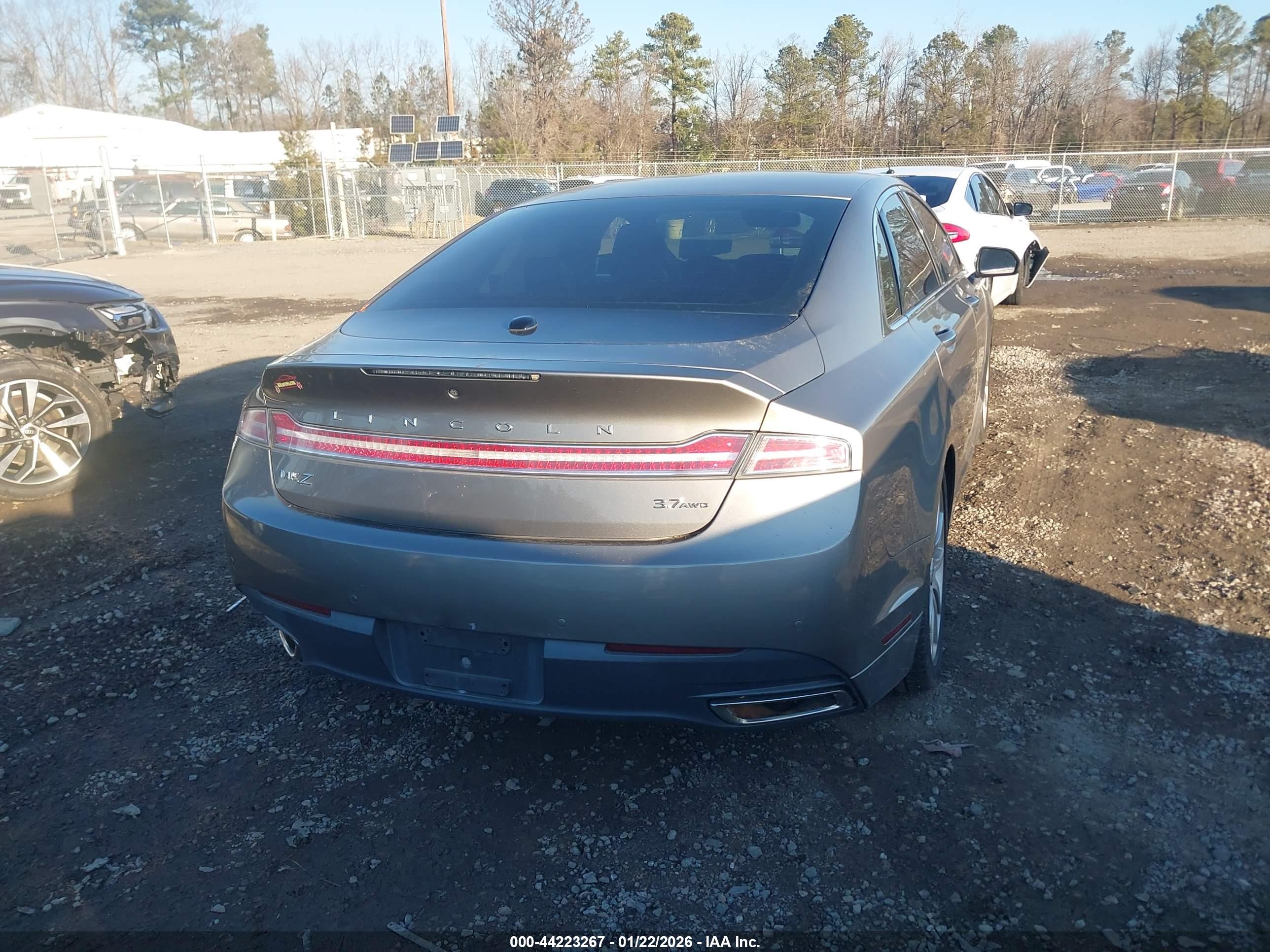 LINCOLN MKZ image 4