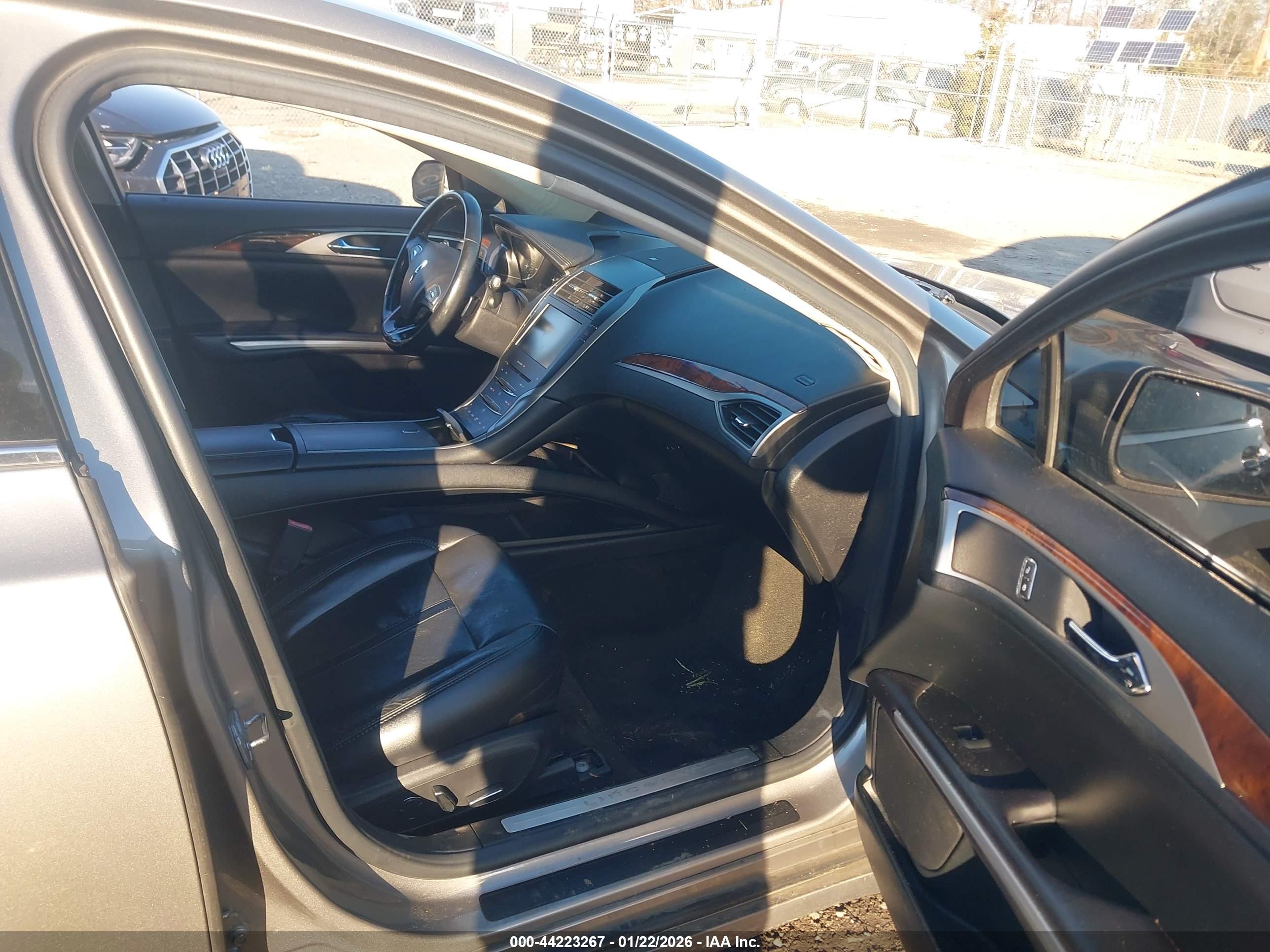 LINCOLN MKZ image 5