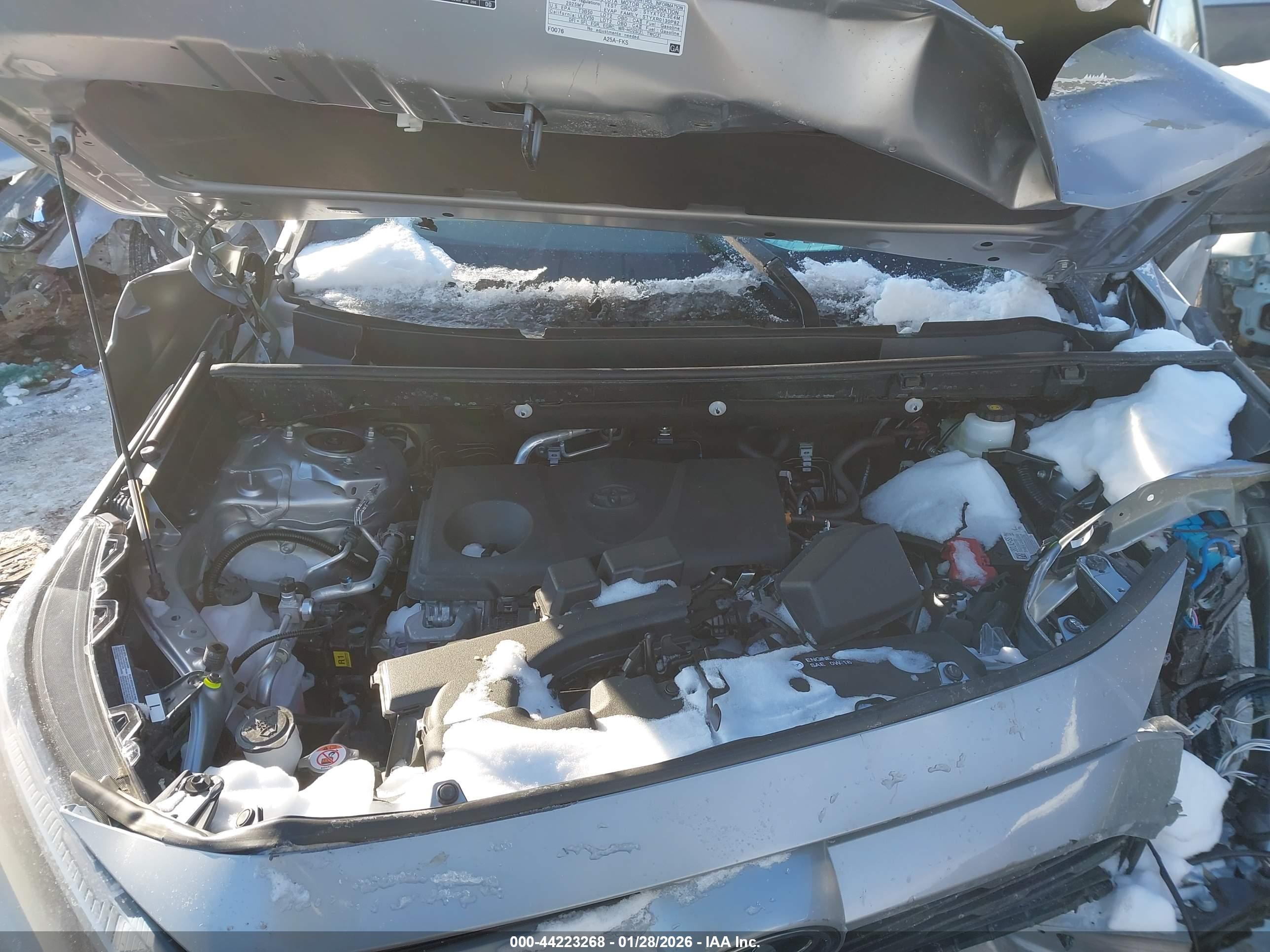 TOYOTA RAV4 image 10