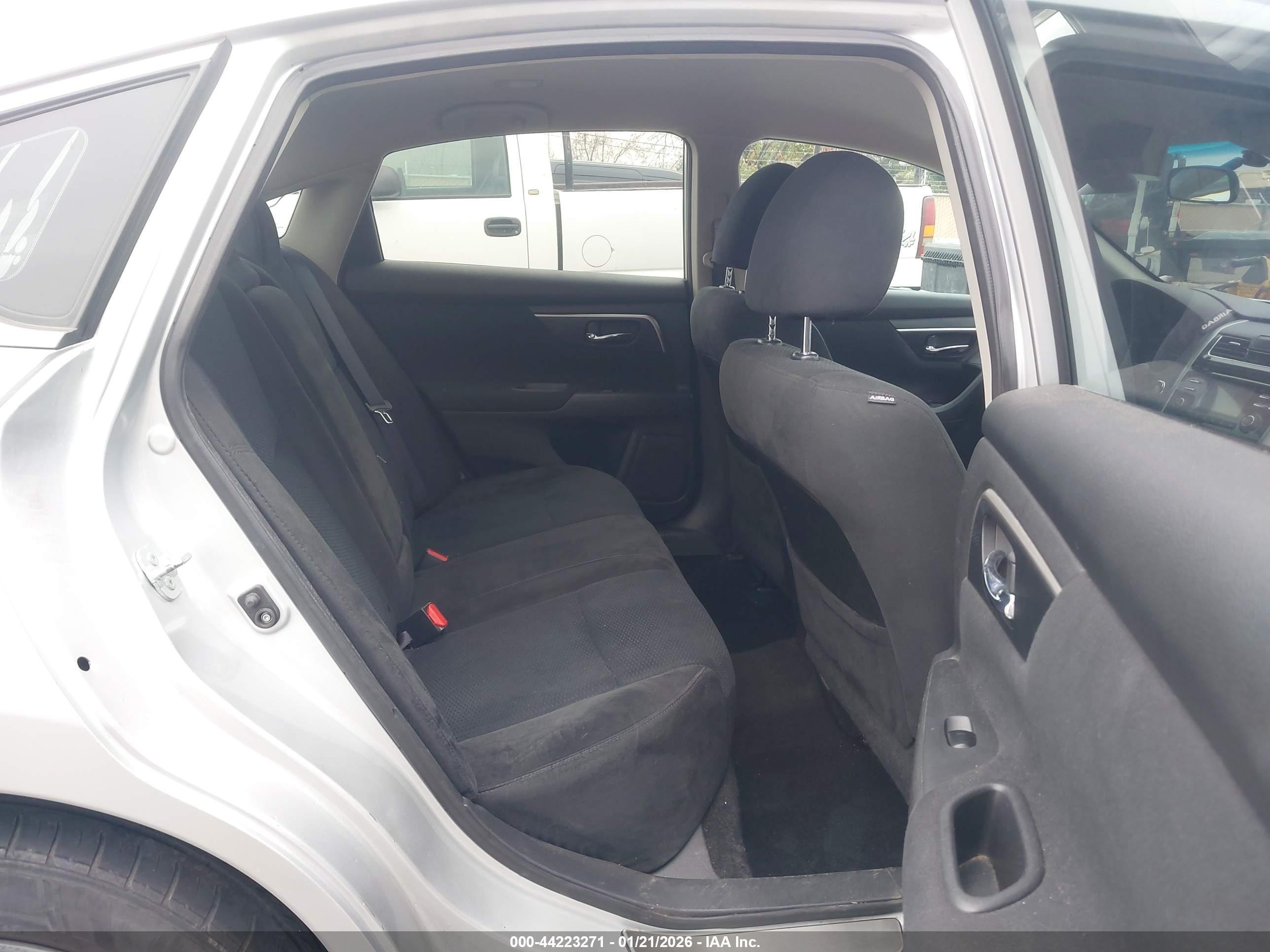 NISSAN ALTIMA image 8