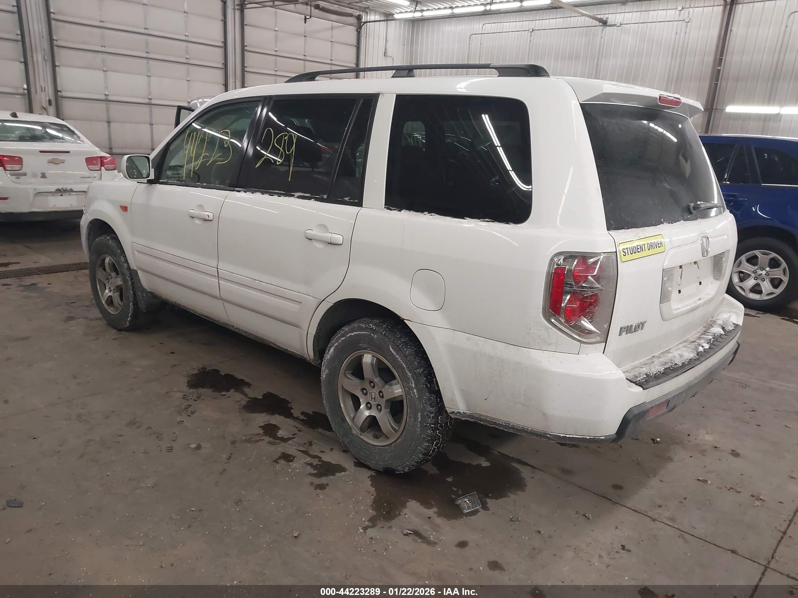 HONDA PILOT image 3