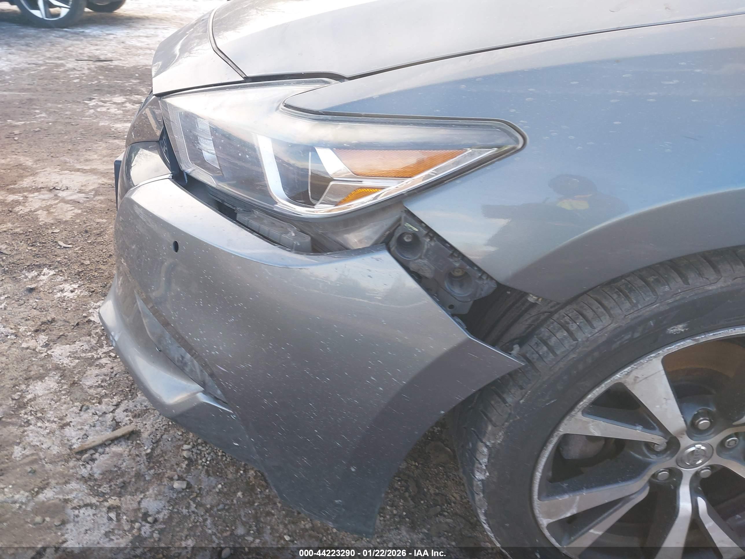NISSAN MAXIMA image 6