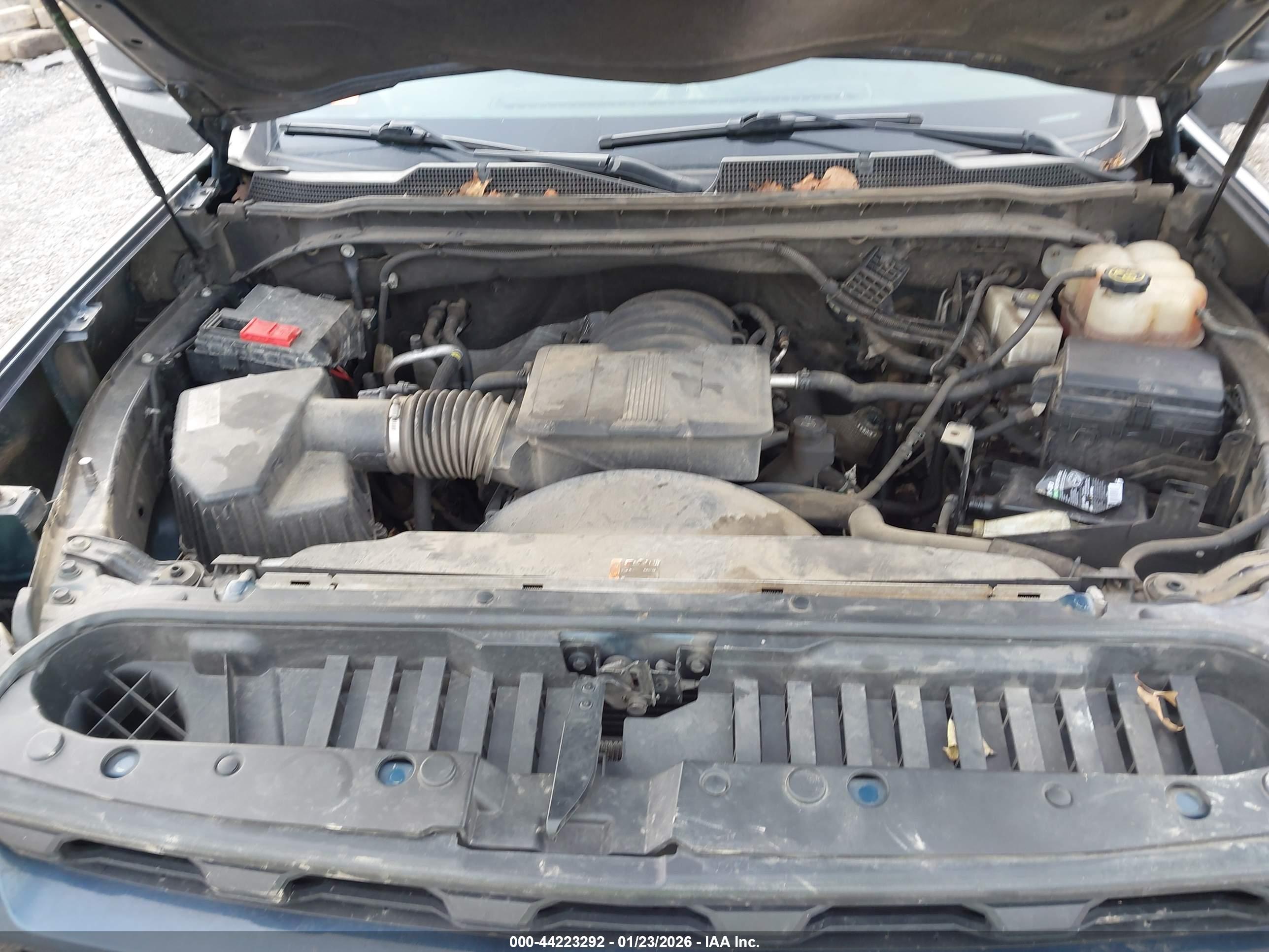 CHEVROLET SILVERADO image 10