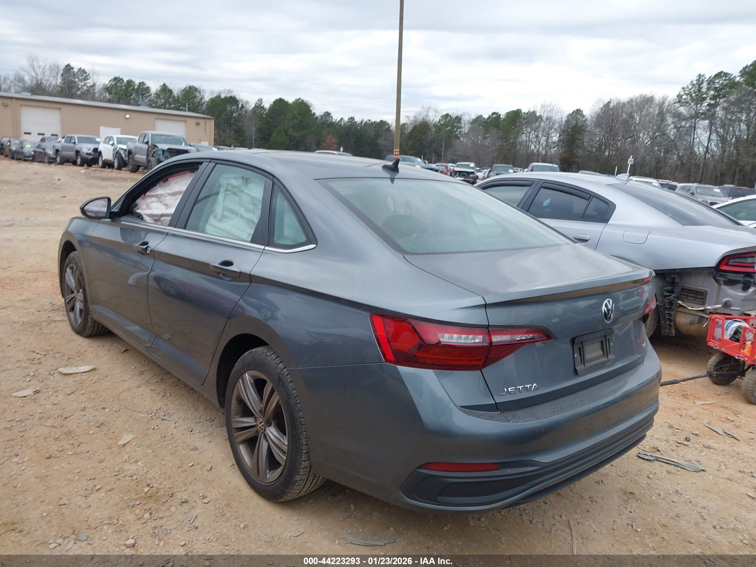 VOLKSWAGEN JETTA image 3