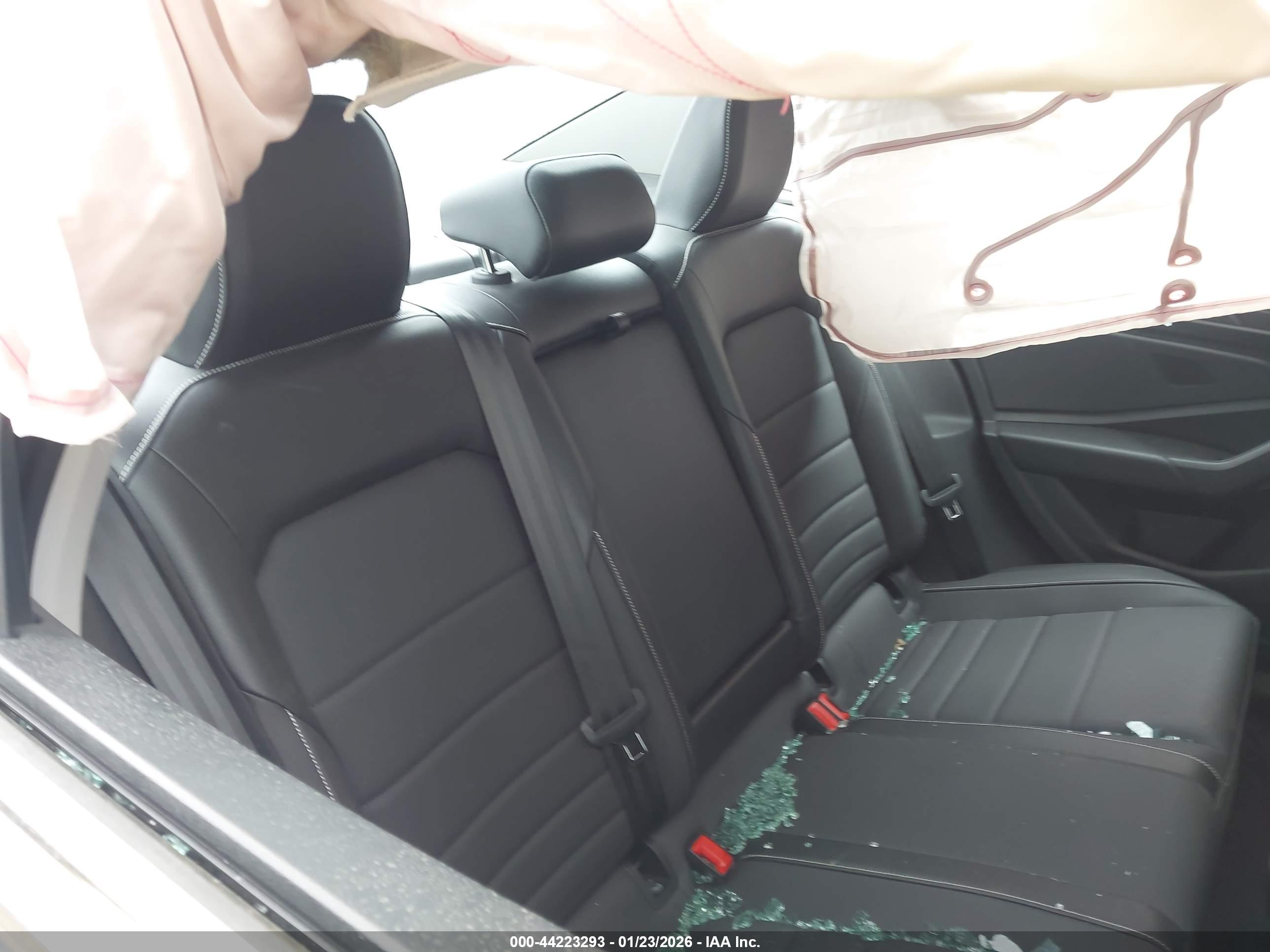 VOLKSWAGEN JETTA image 8