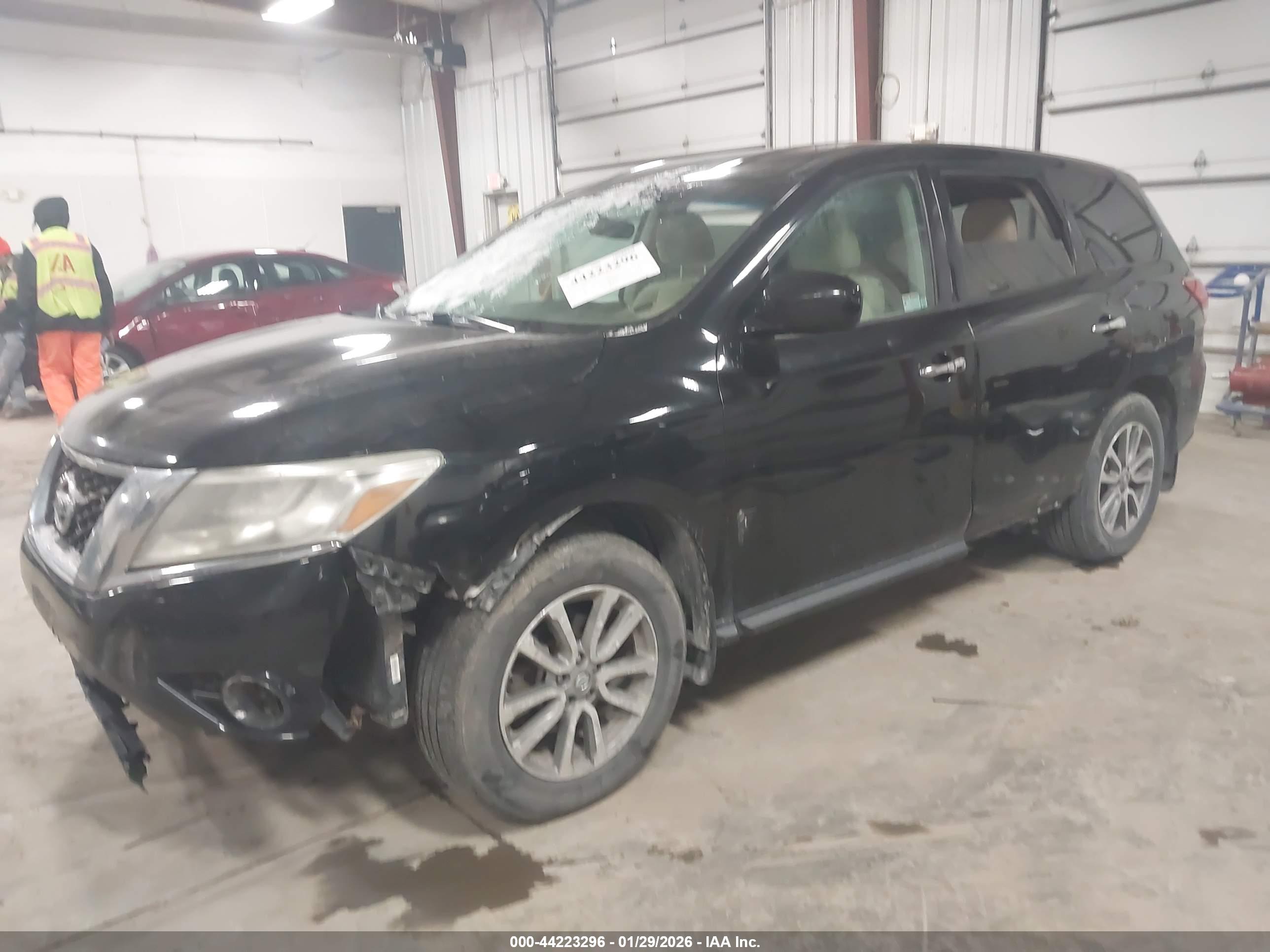 NISSAN PATHFINDER image 2