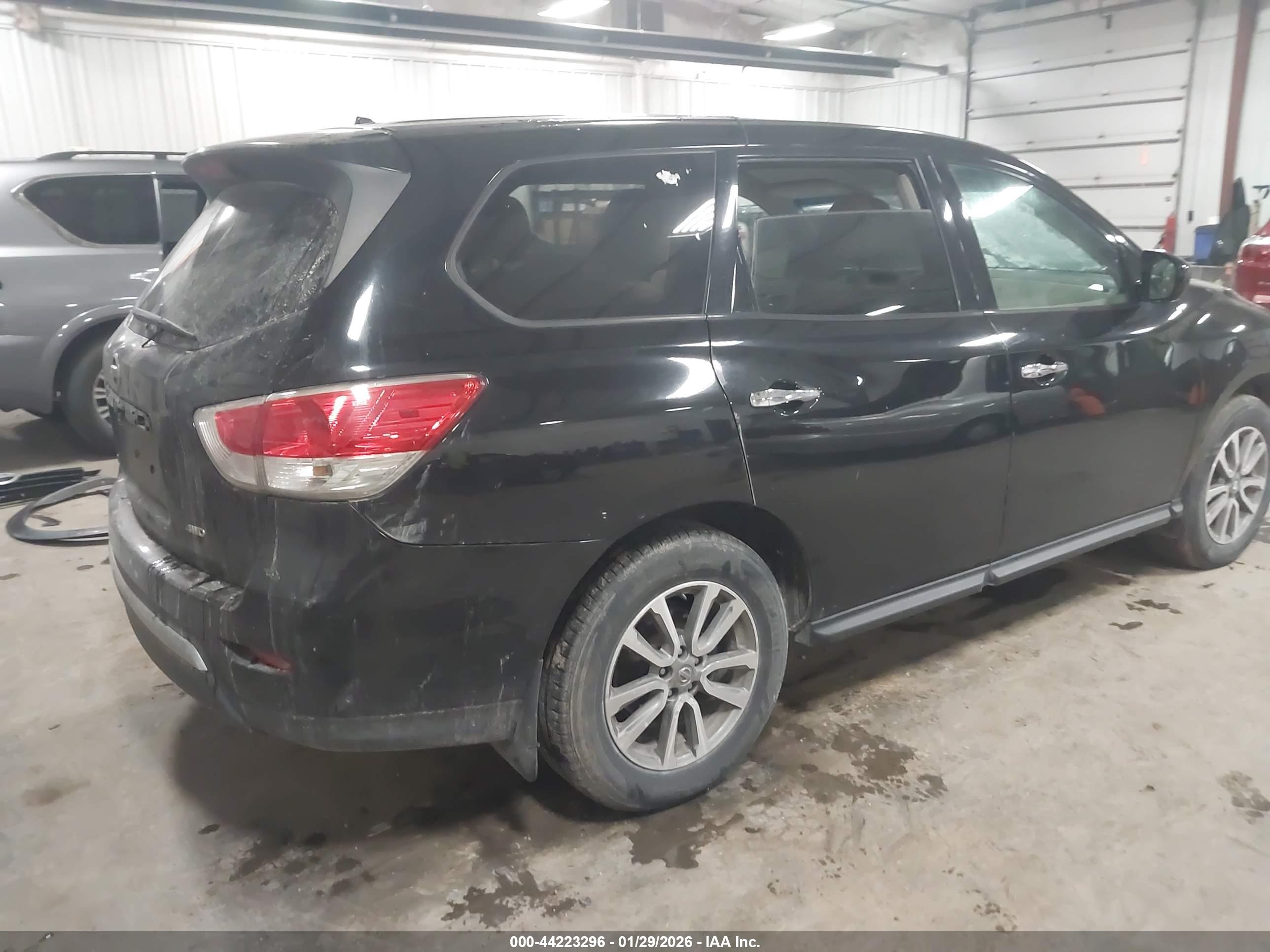 NISSAN PATHFINDER image 4