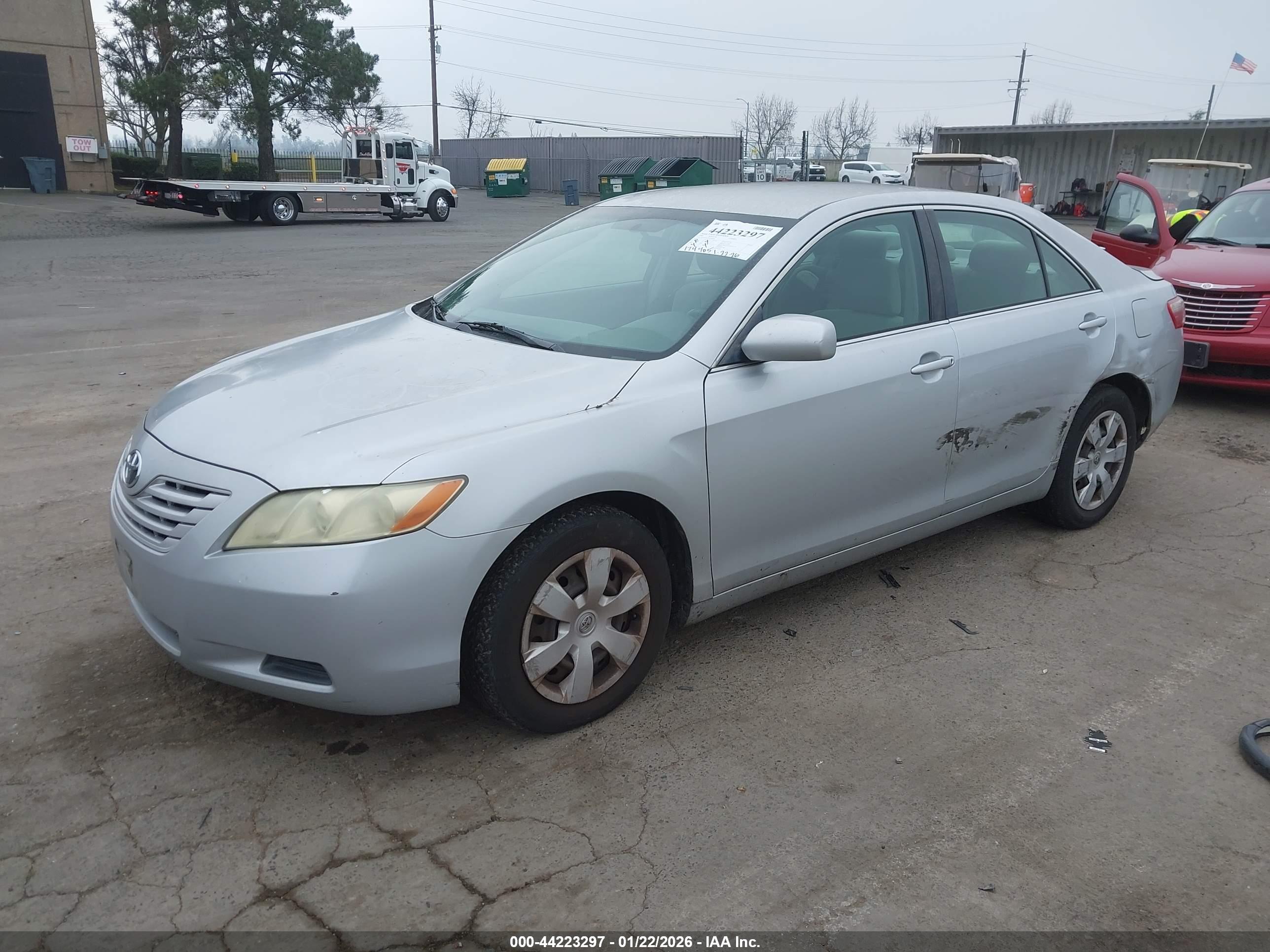 TOYOTA CAMRY image 2