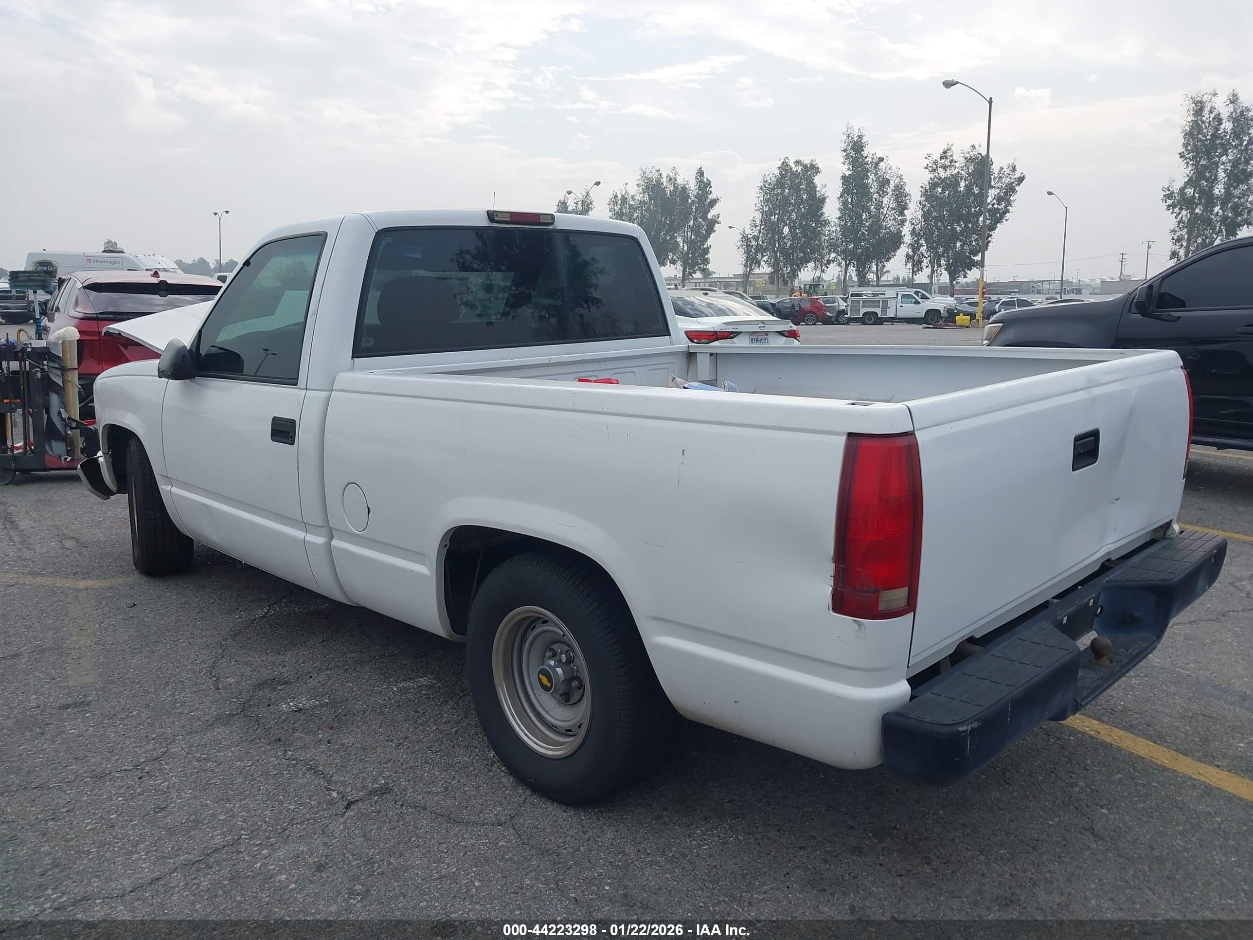 CHEVROLET C1500 image 3