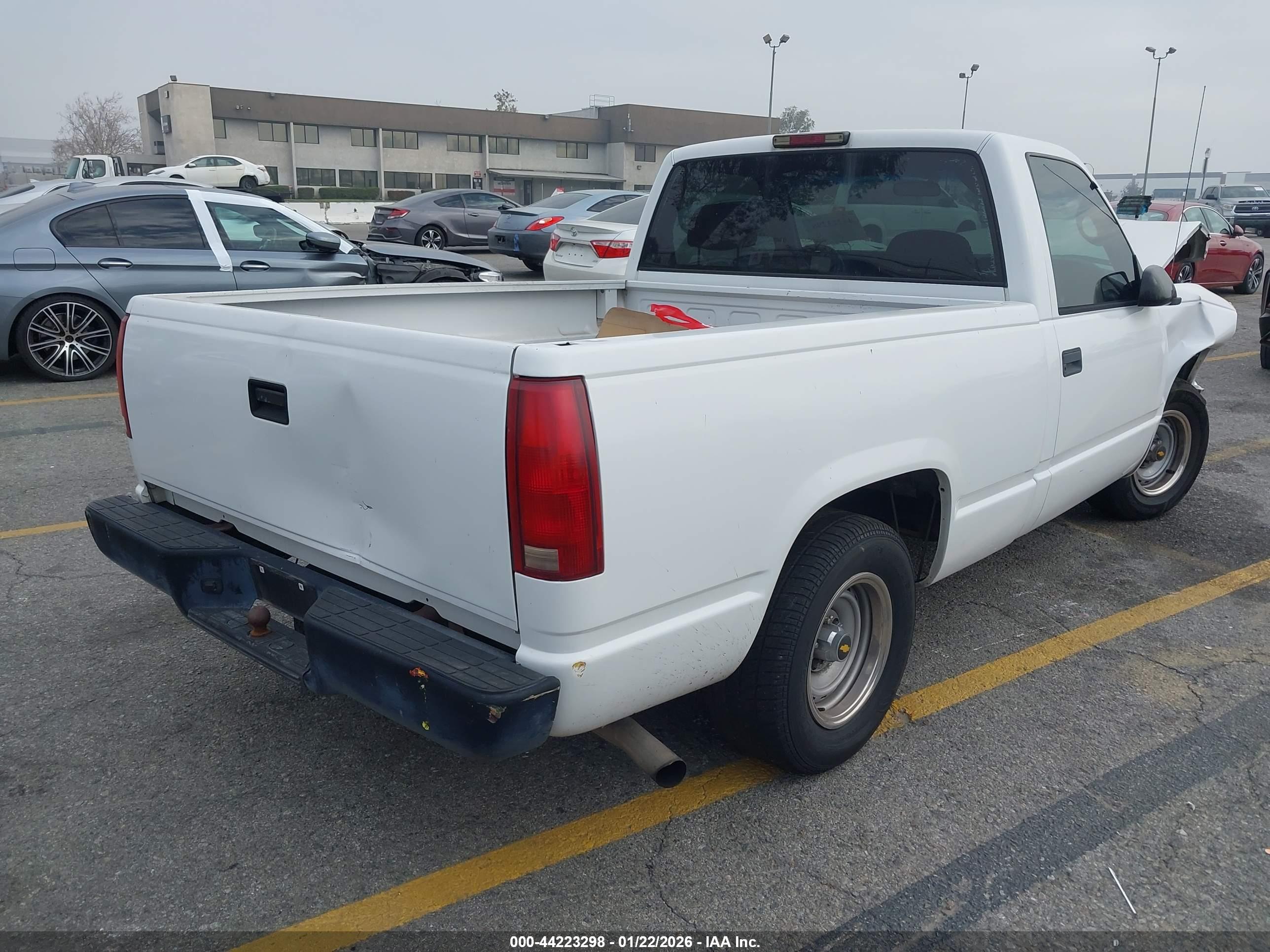 CHEVROLET C1500 image 4