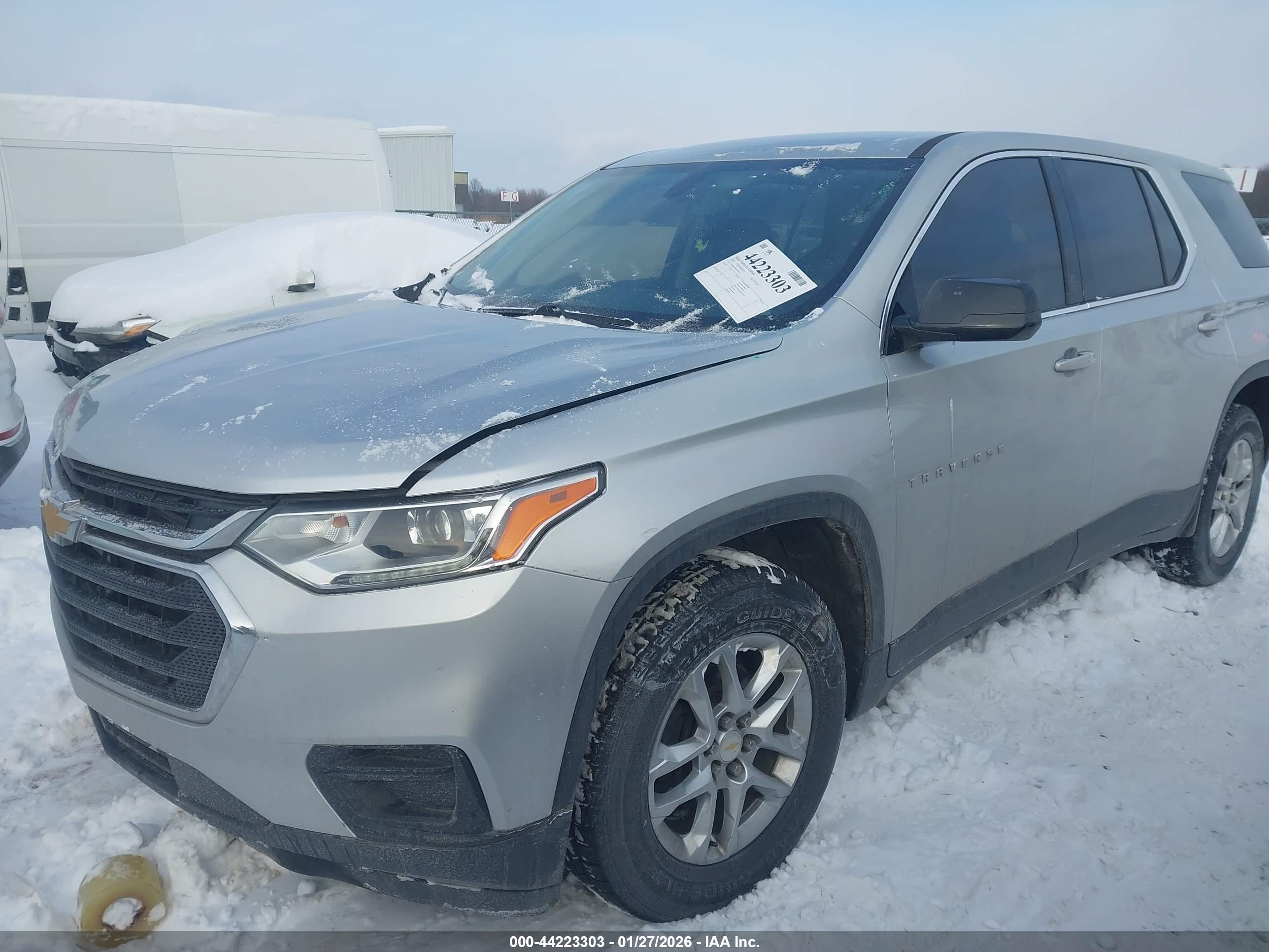CHEVROLET TRAVERSE image 2