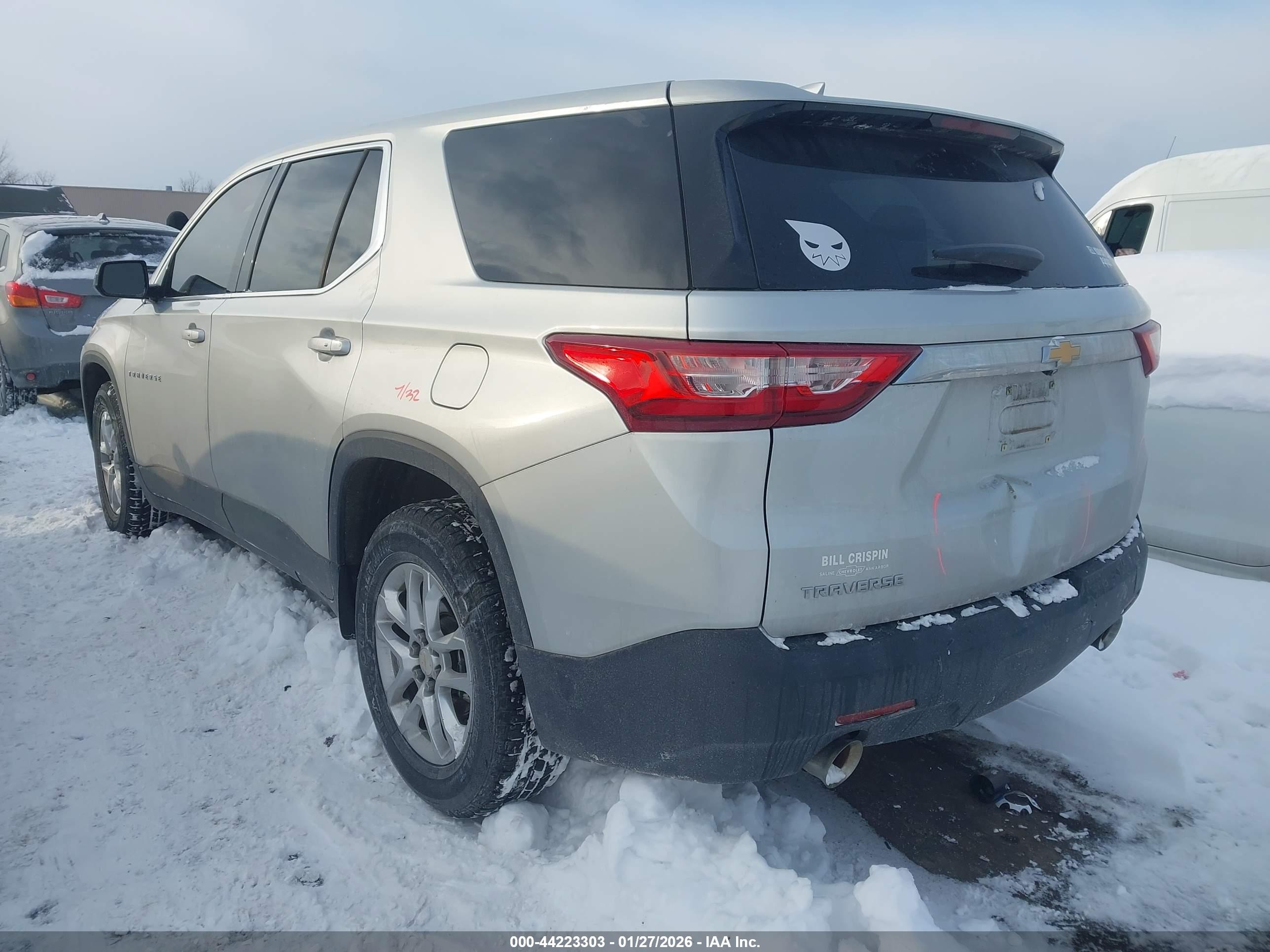 CHEVROLET TRAVERSE image 3
