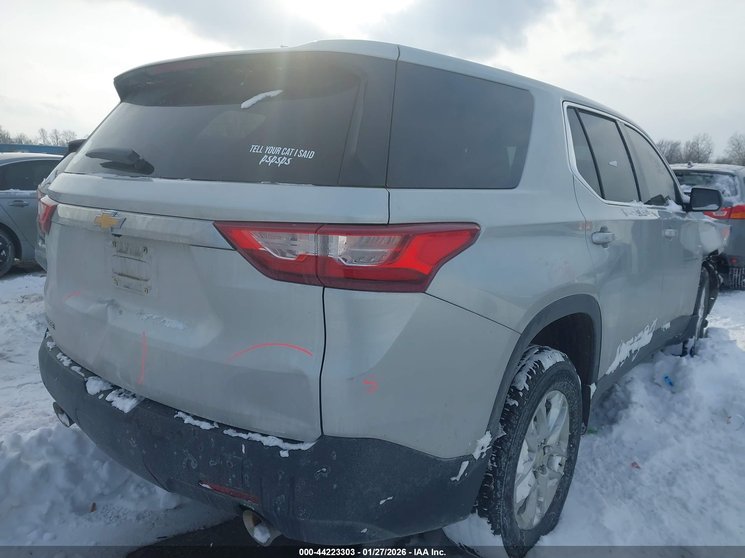 CHEVROLET TRAVERSE image 4