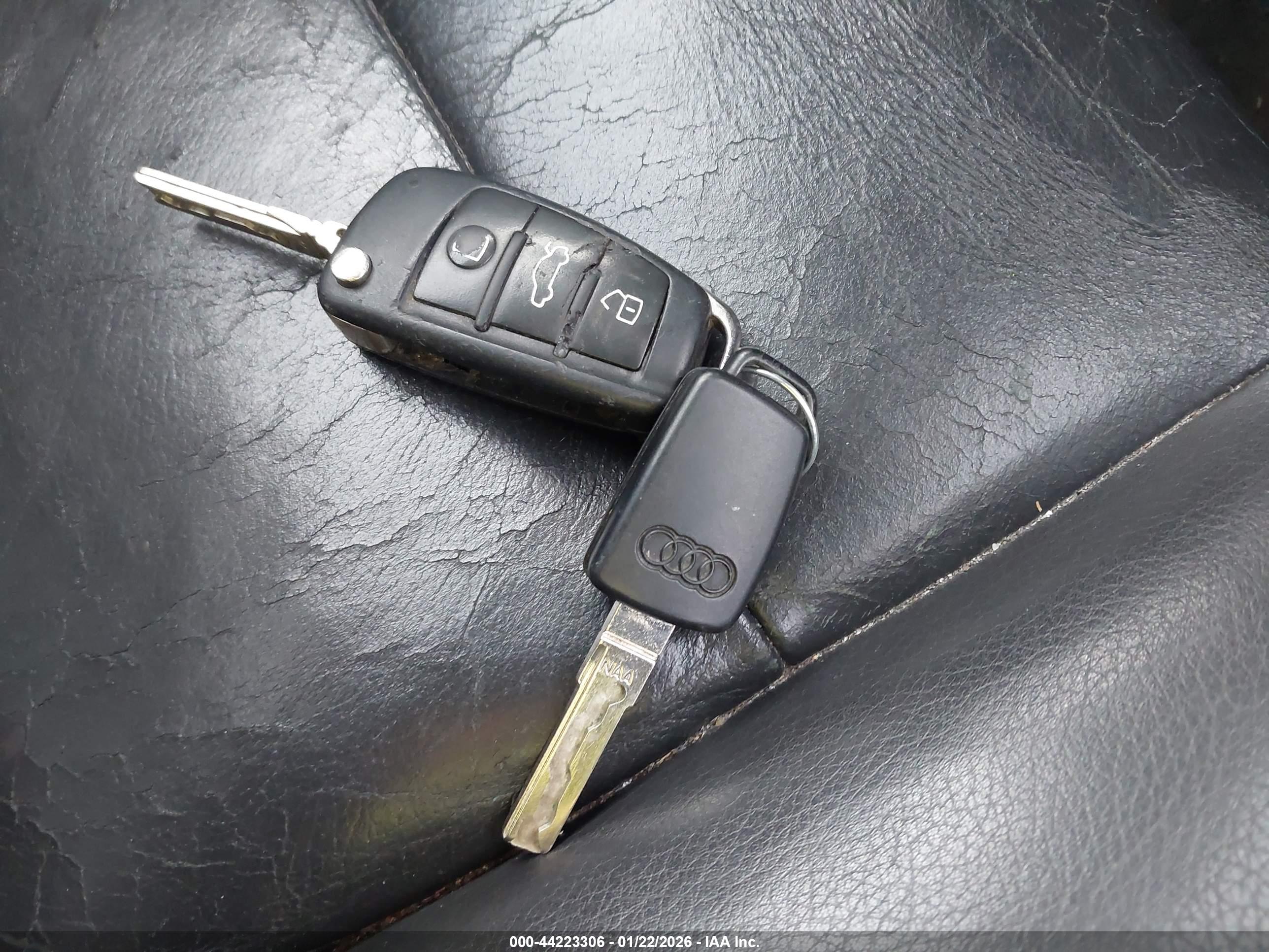 AUDI A4 image 11