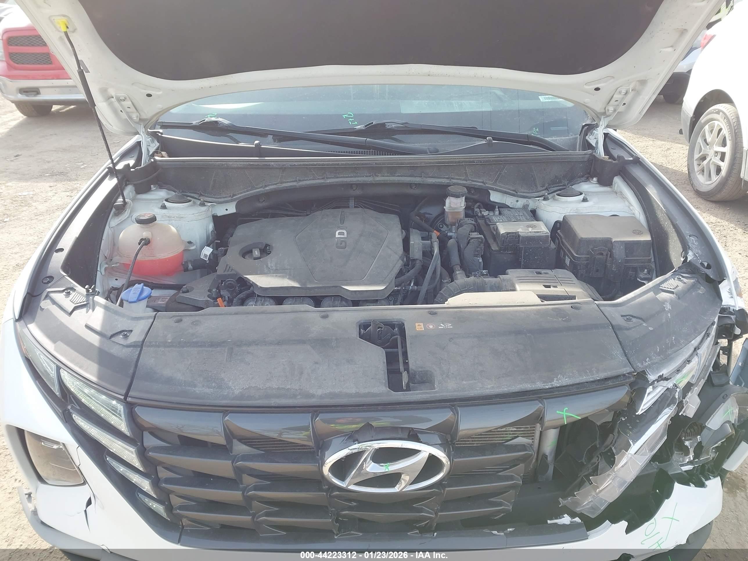 HYUNDAI TUCSON image 10