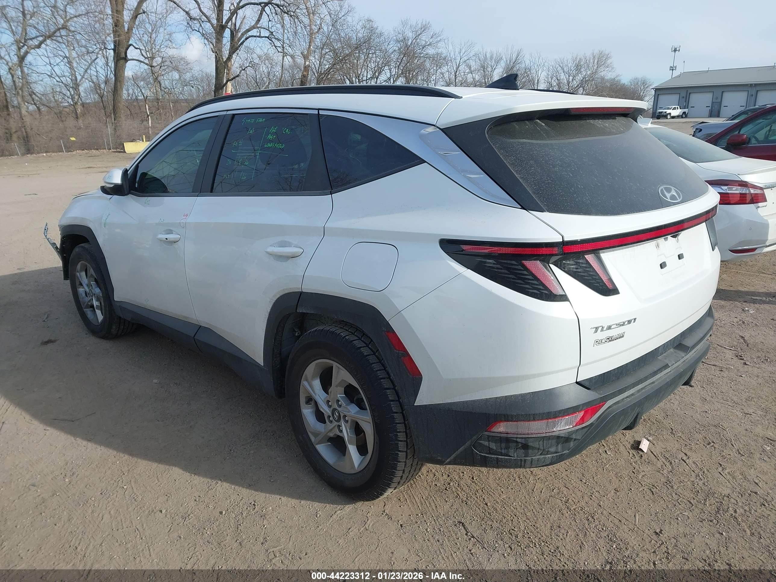 HYUNDAI TUCSON image 3