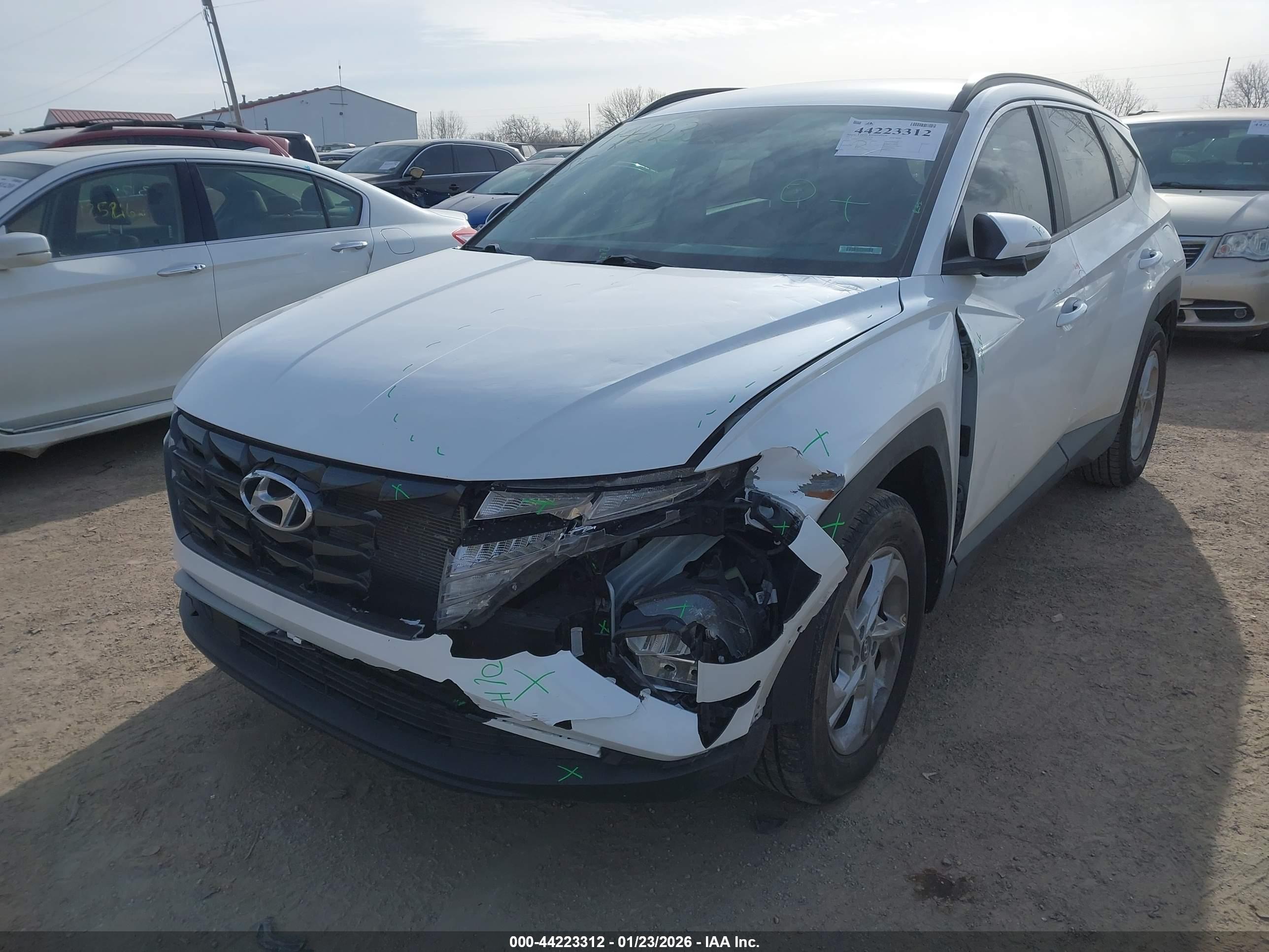 HYUNDAI TUCSON image 6