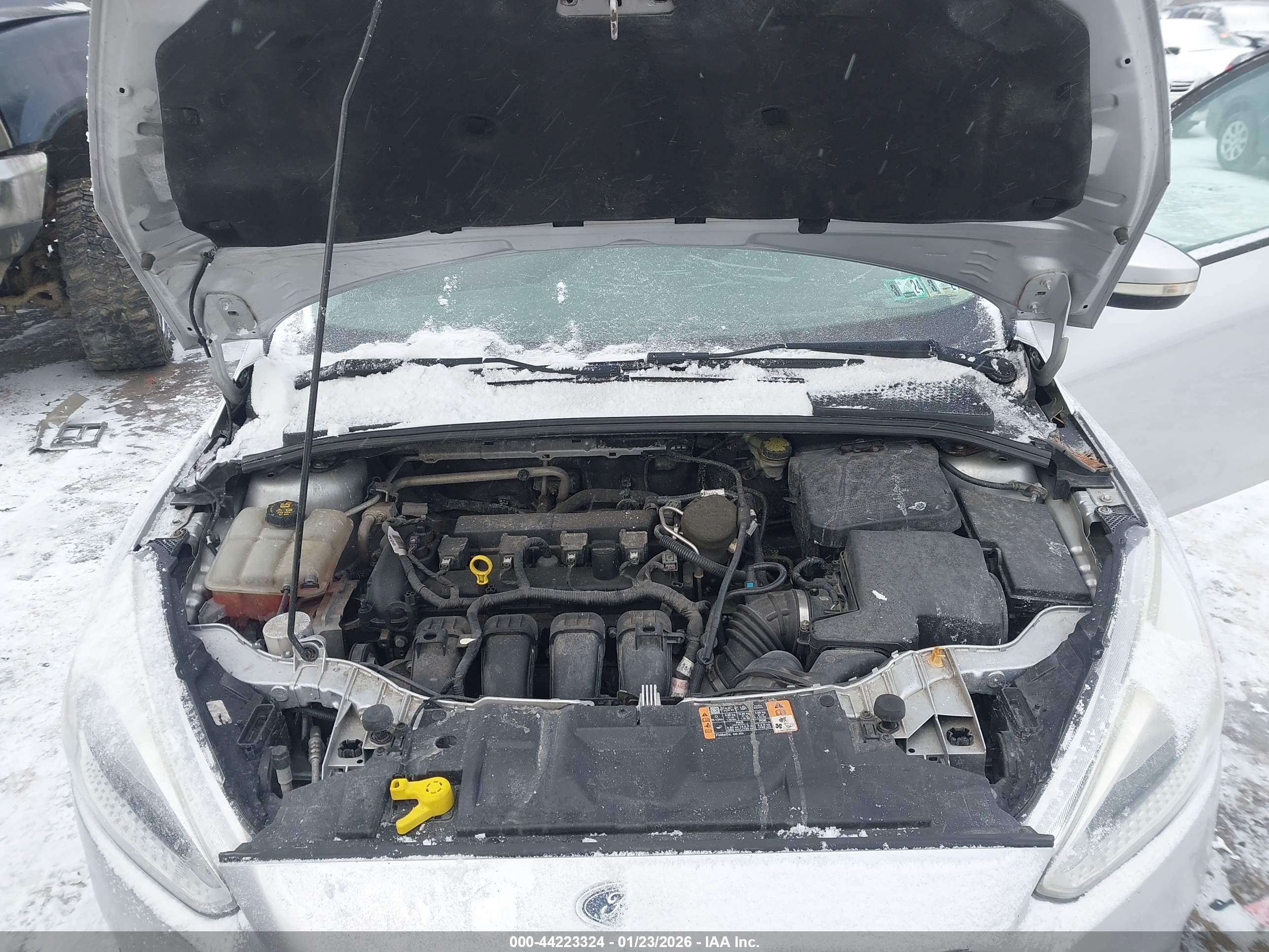 FORD FOCUS image 10