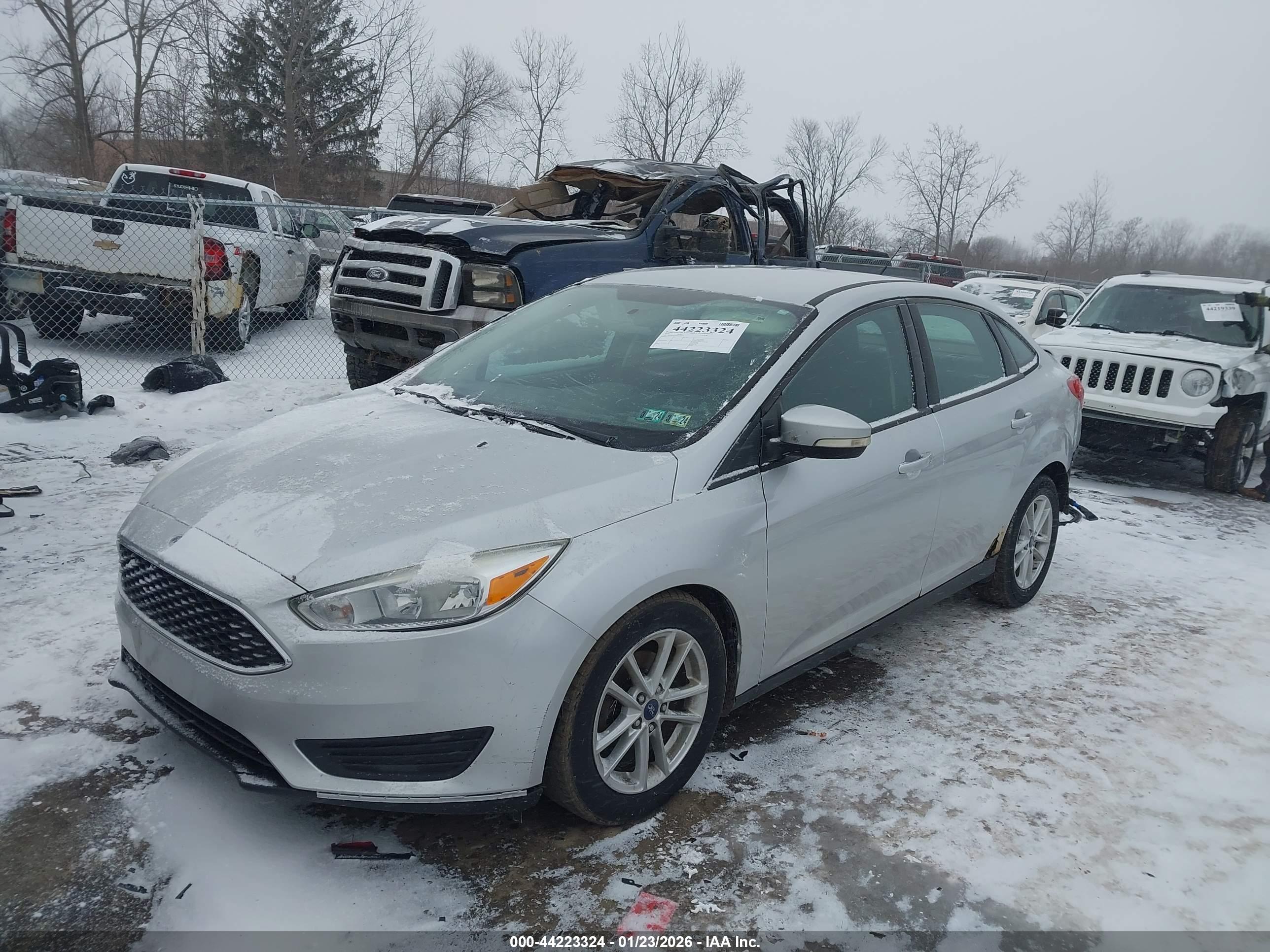 FORD FOCUS image 2