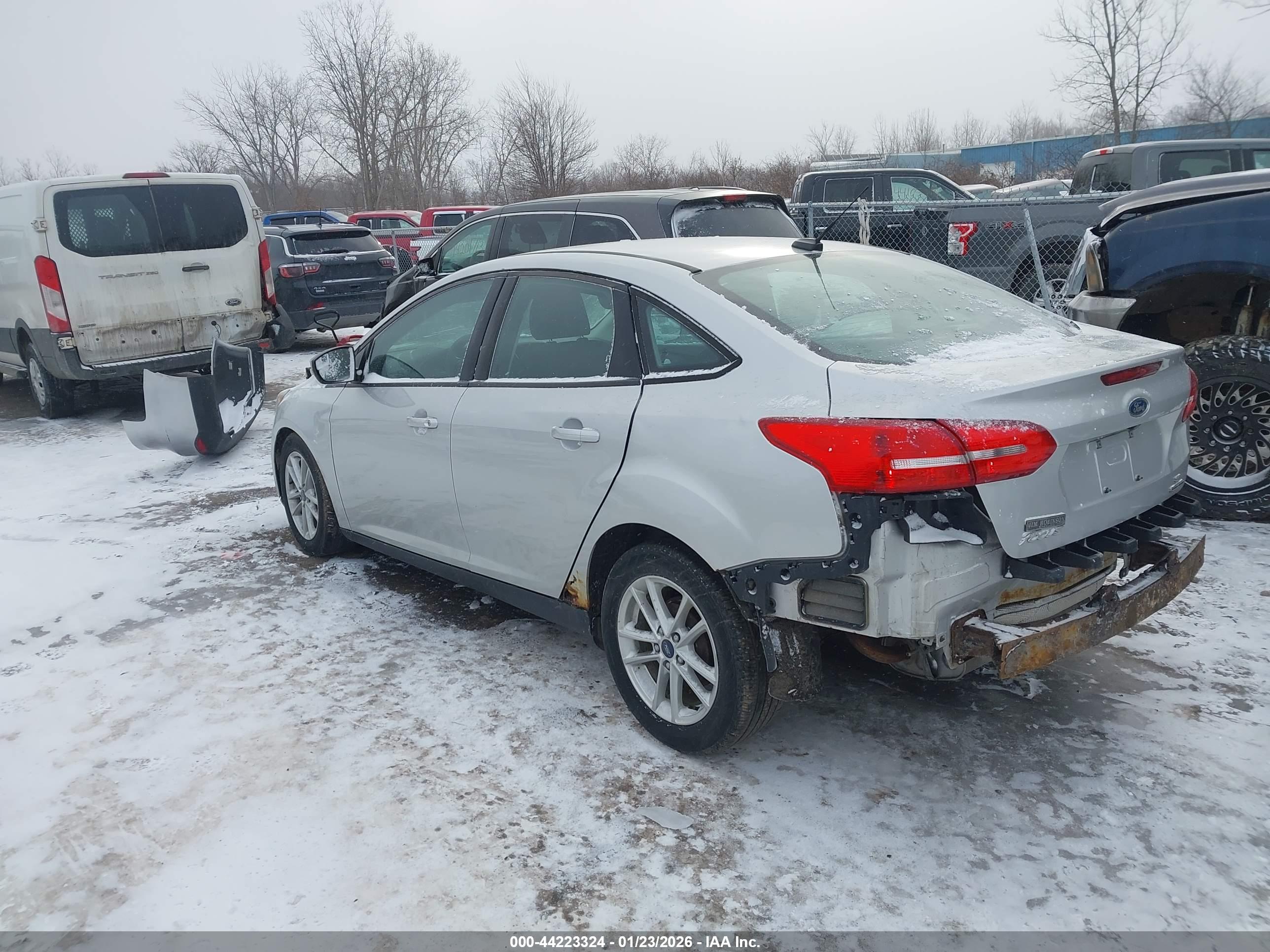 FORD FOCUS image 3