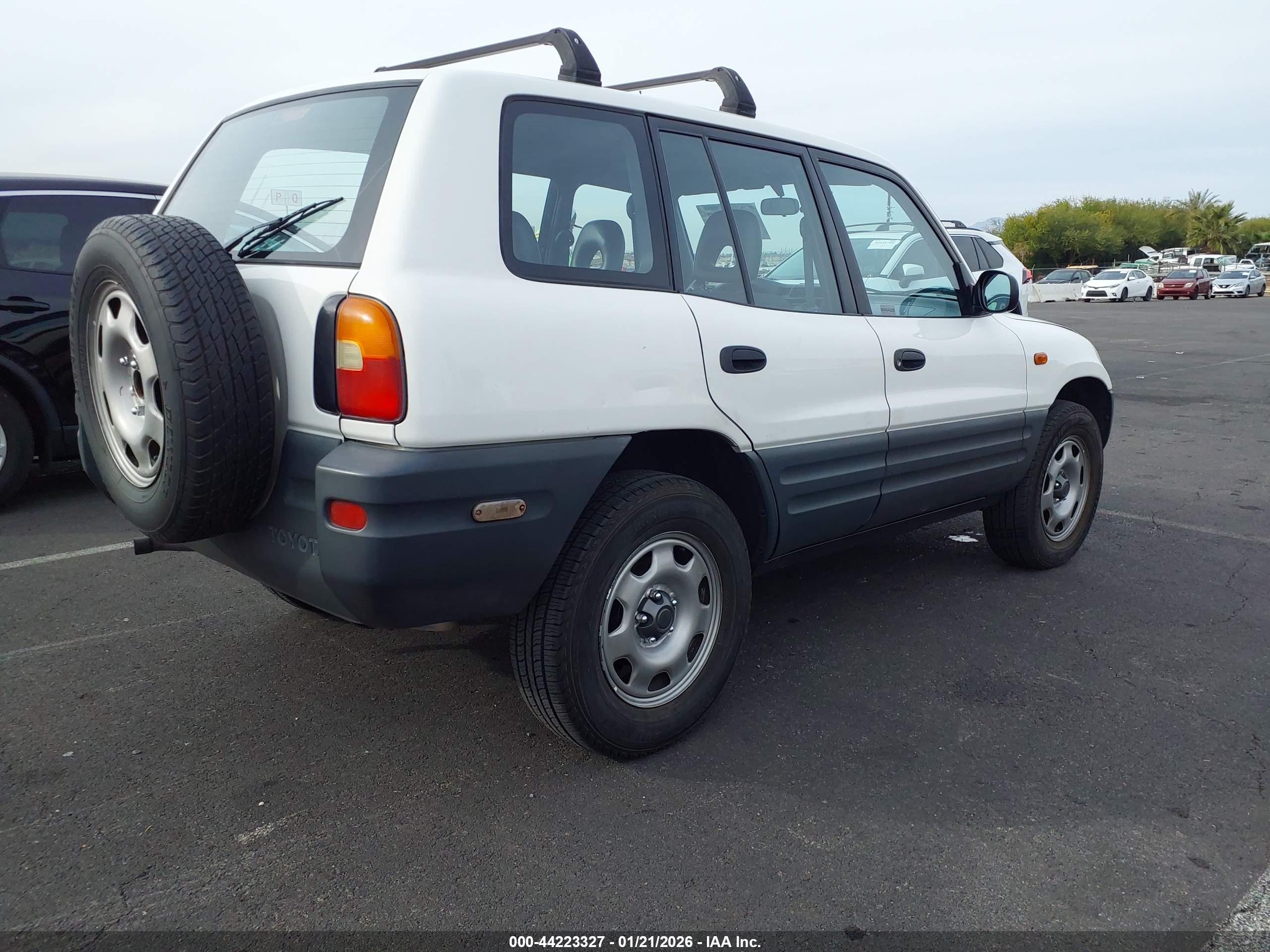 TOYOTA RAV4 image 4