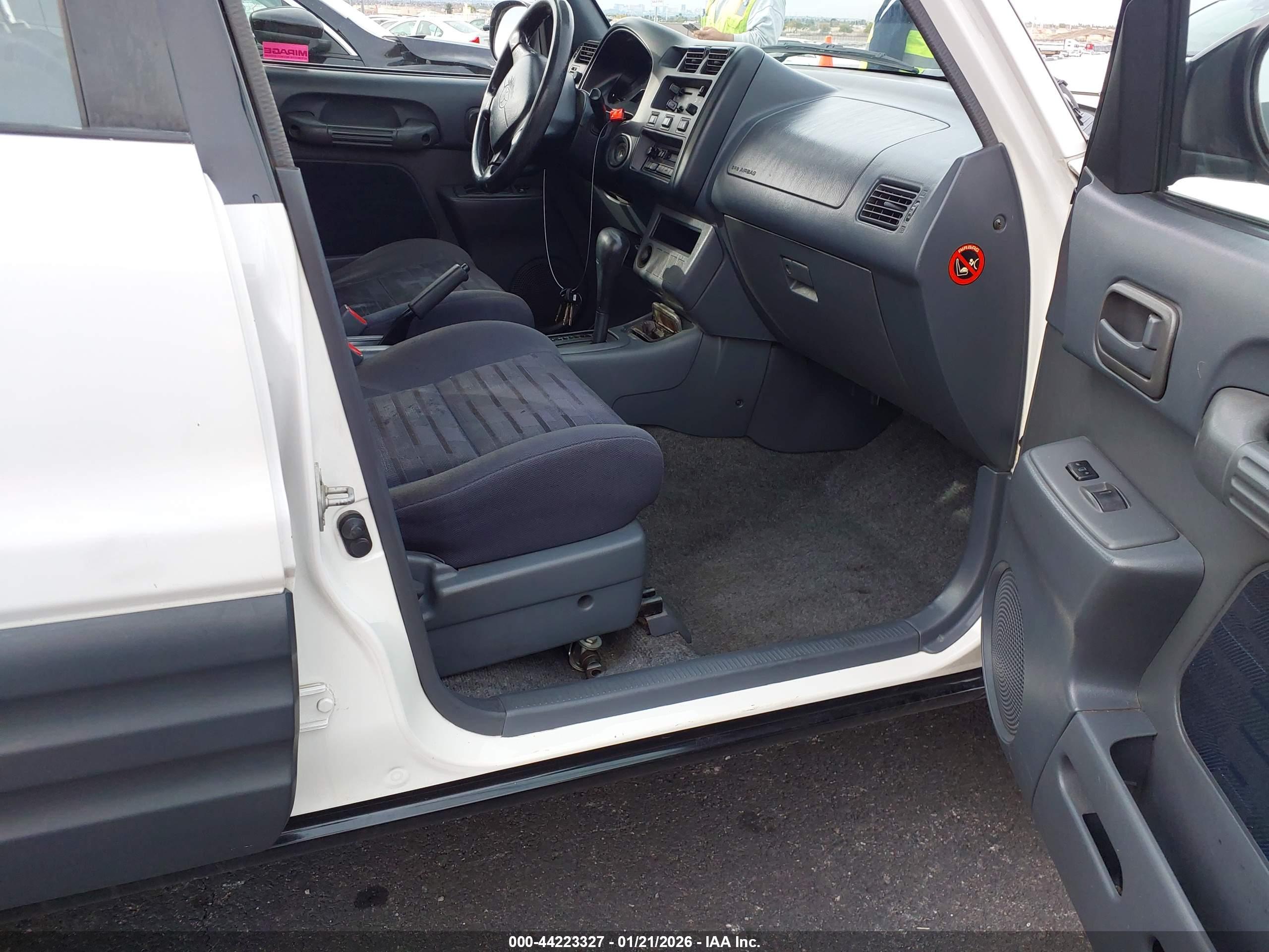 TOYOTA RAV4 image 5