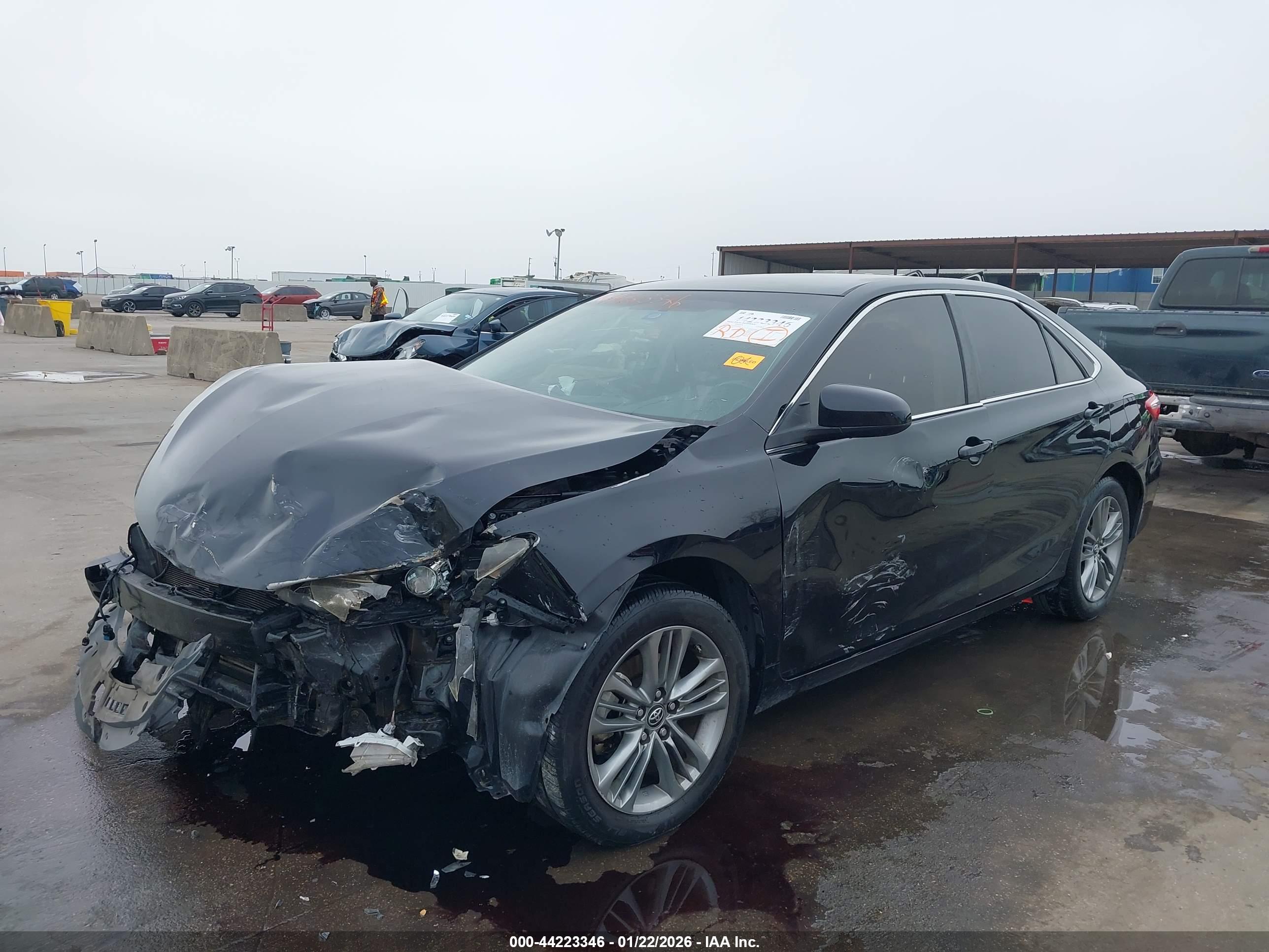 TOYOTA CAMRY image 2