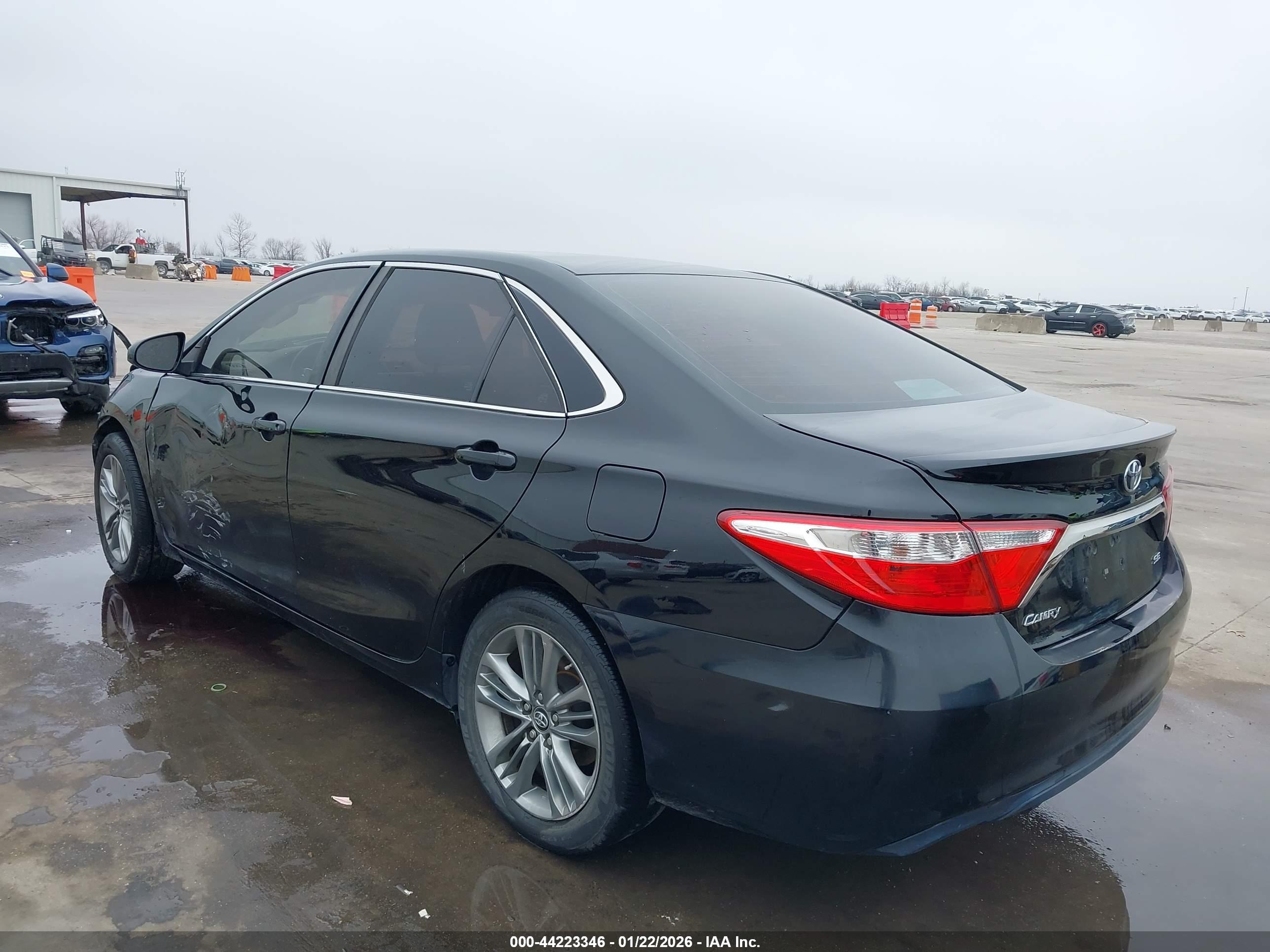TOYOTA CAMRY image 3