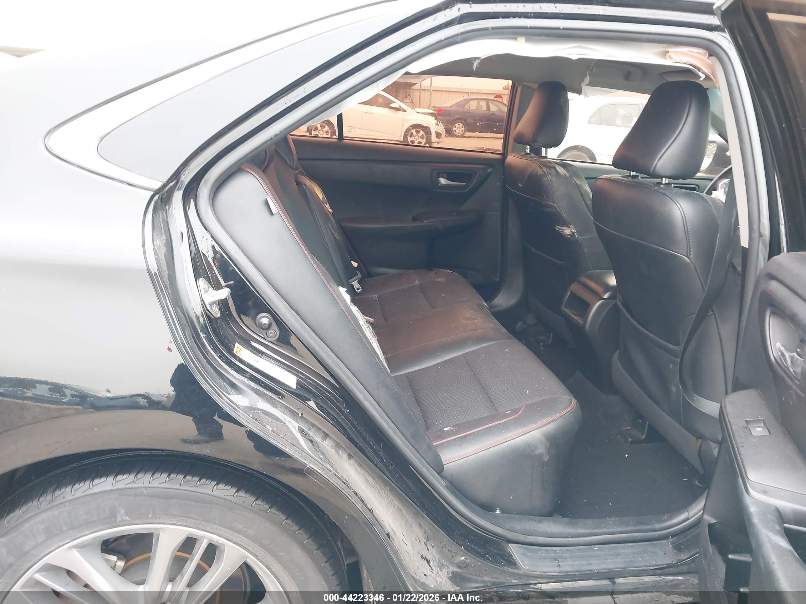 TOYOTA CAMRY image 8