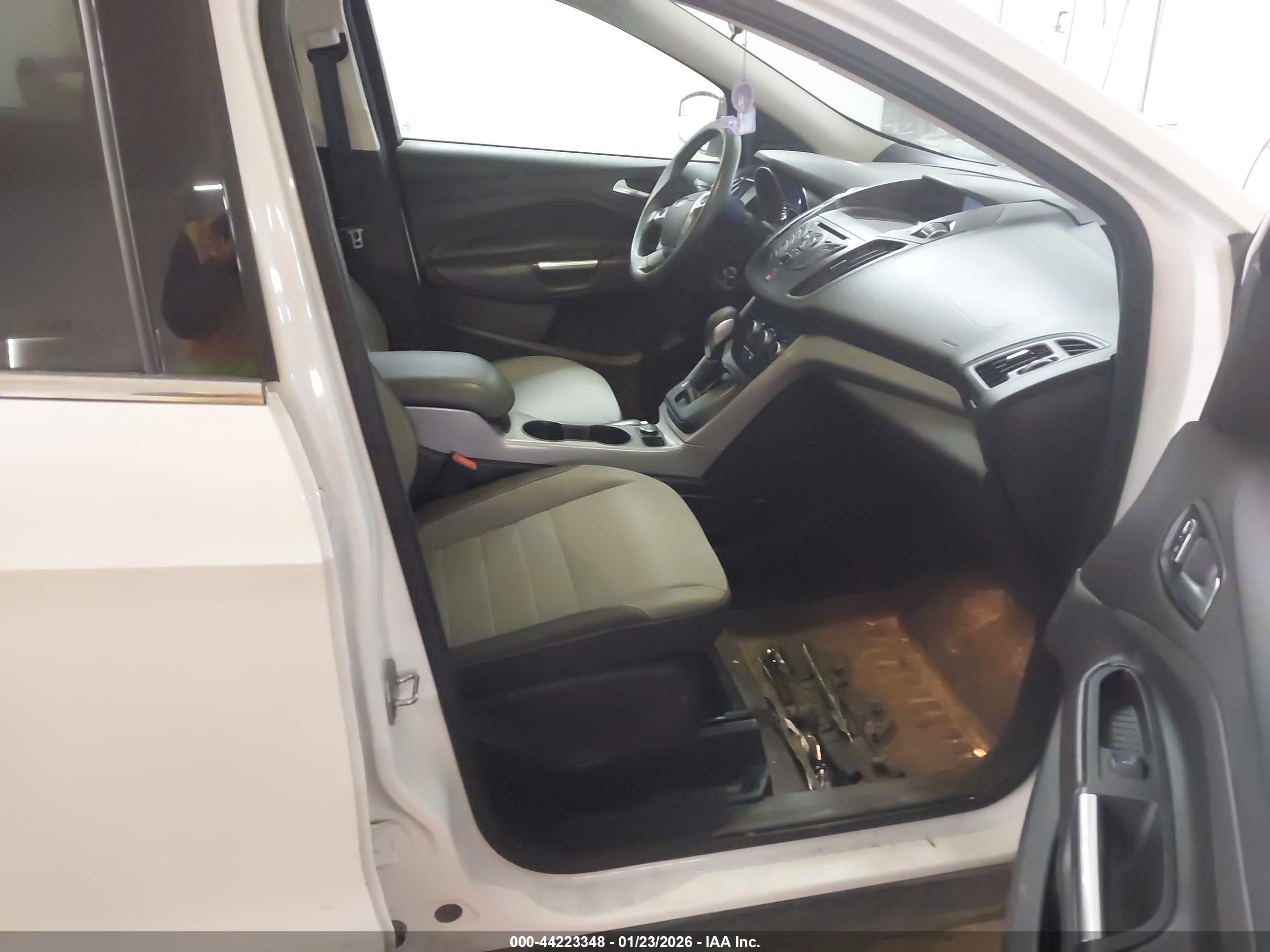 FORD ESCAPE image 5