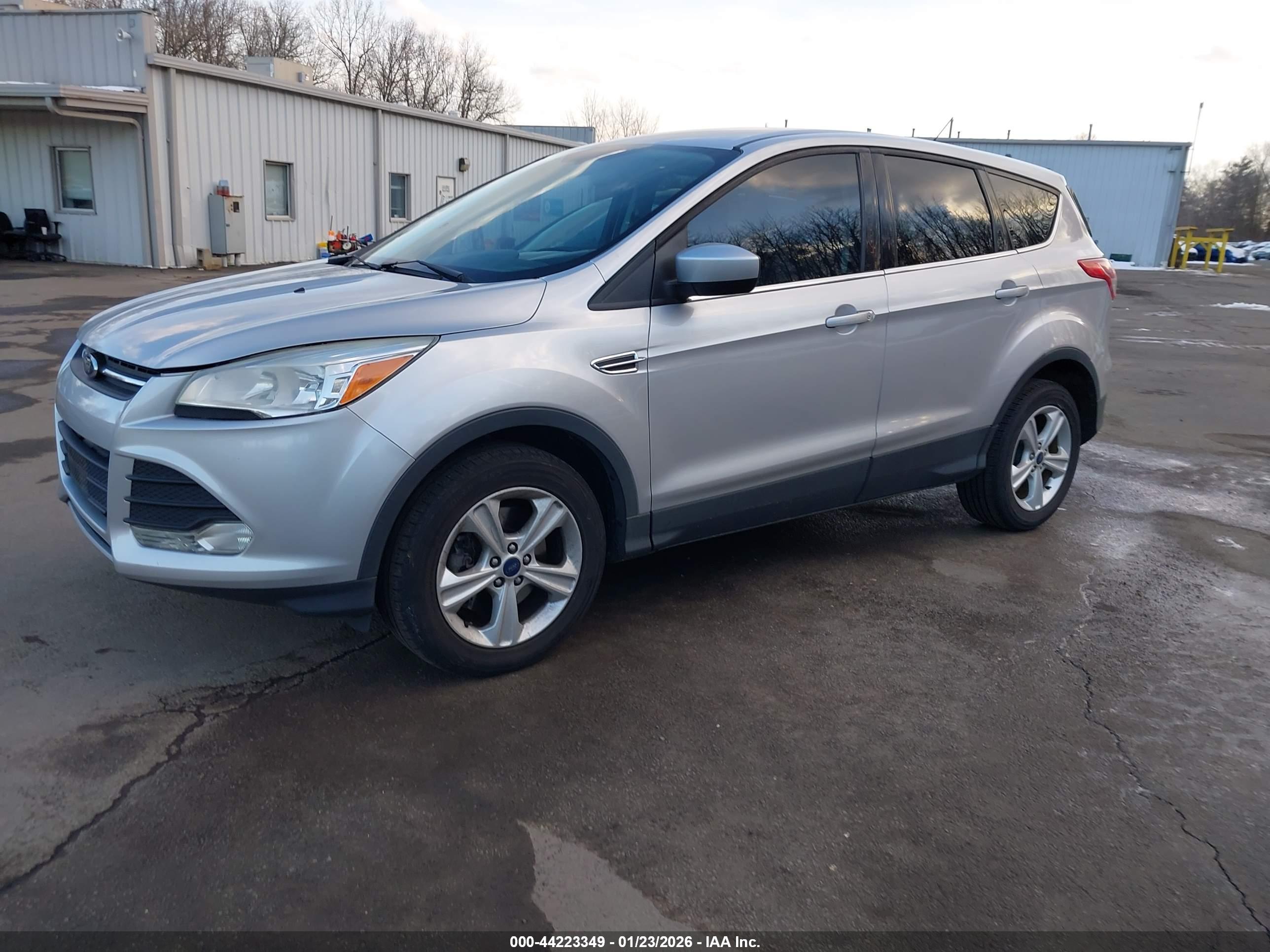 FORD ESCAPE image 2