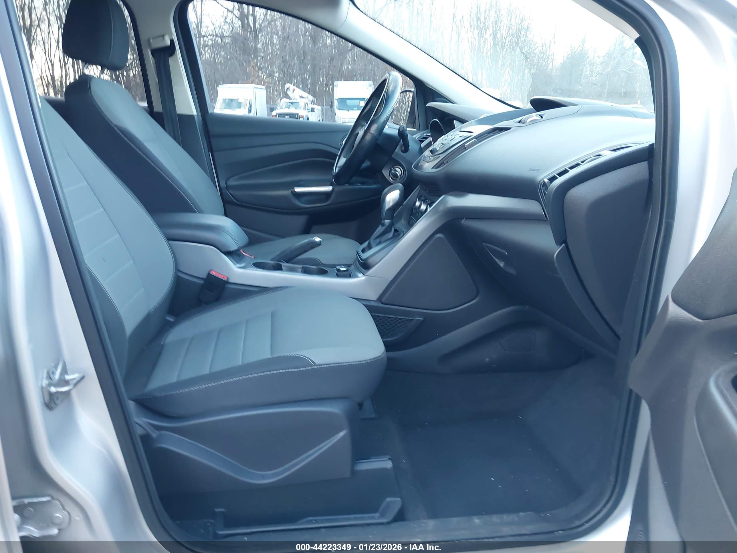 FORD ESCAPE image 5