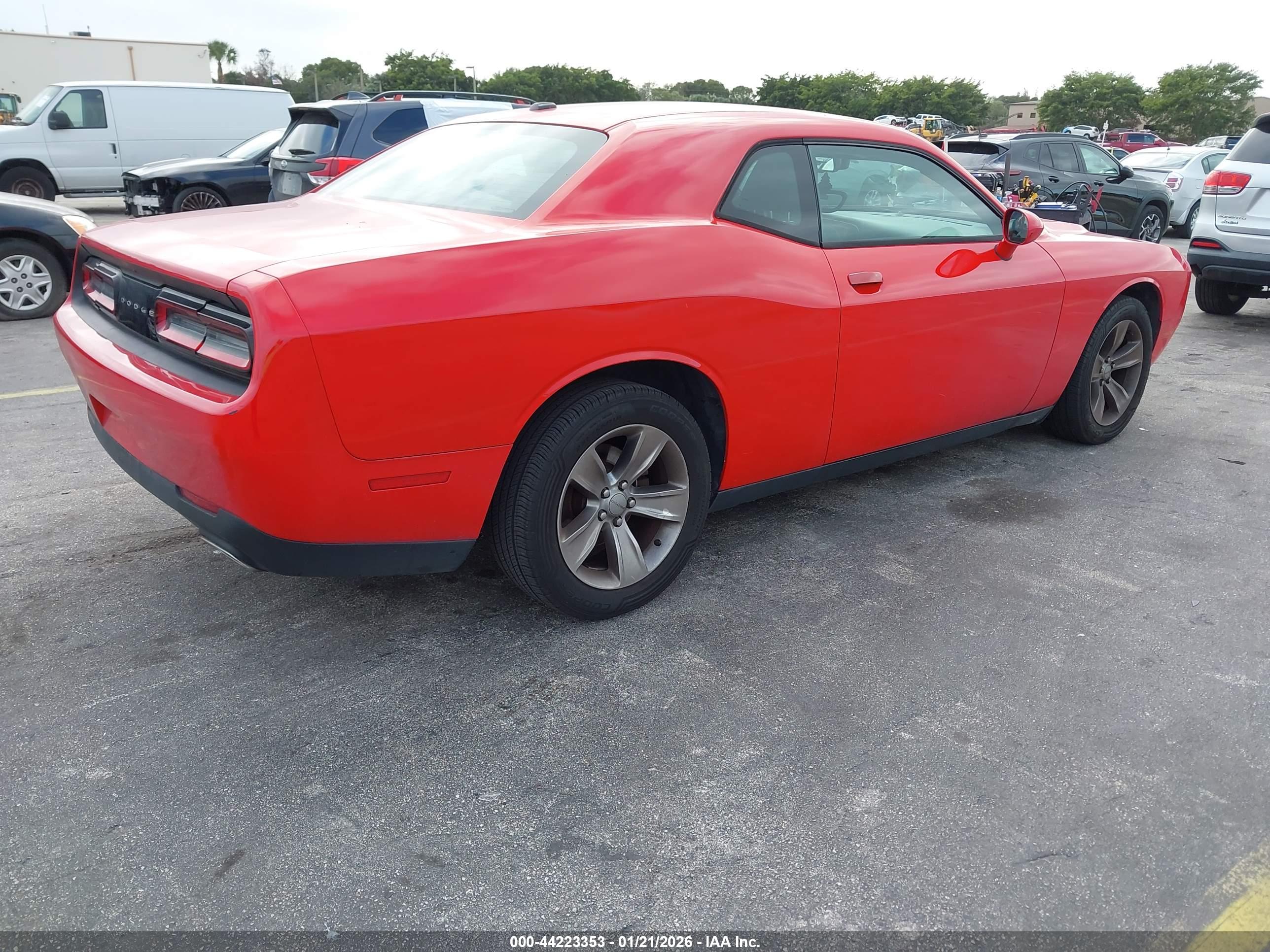 DODGE CHALLENGER image 4