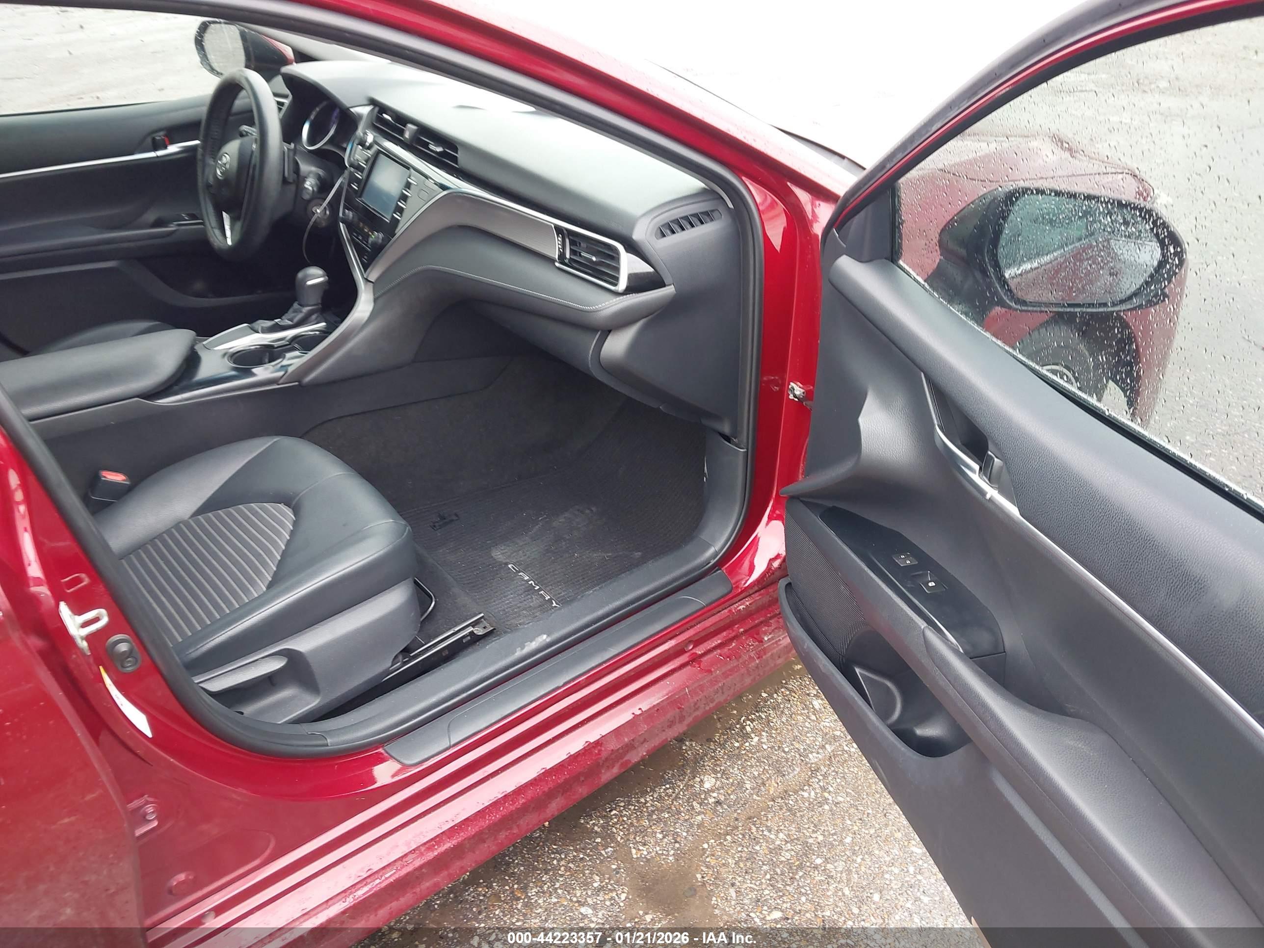 TOYOTA CAMRY image 5