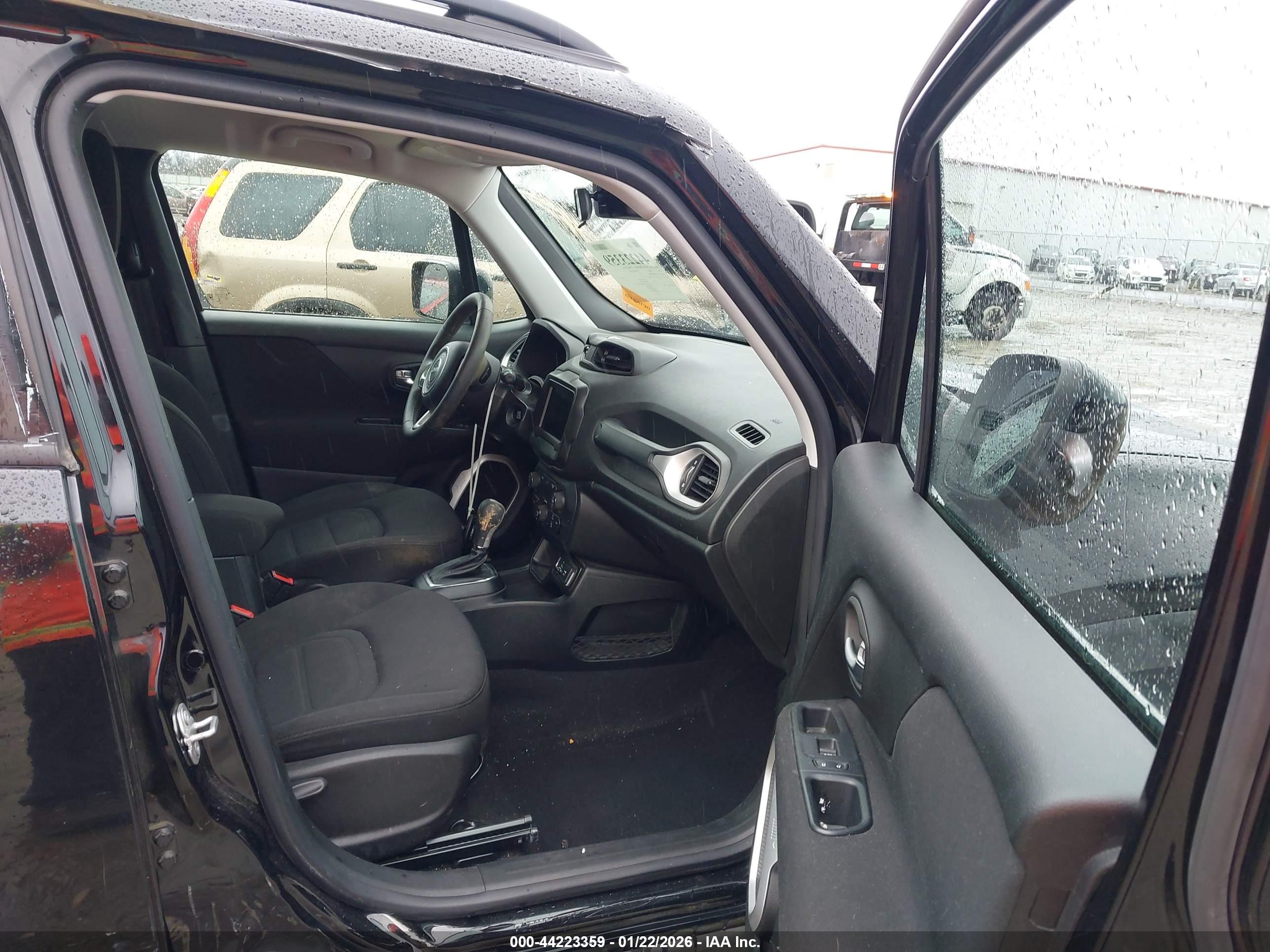 JEEP RENEGADE image 5