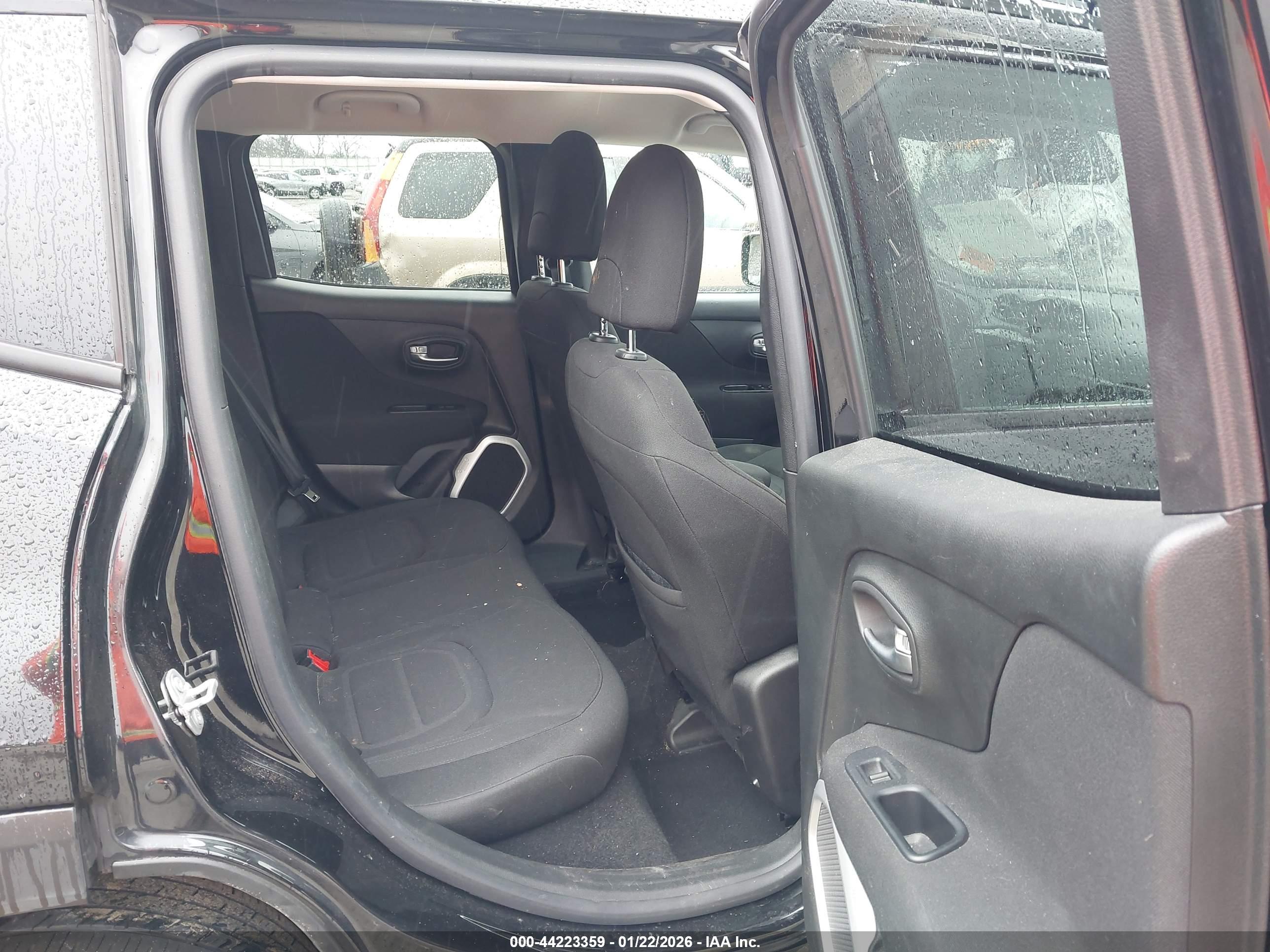 JEEP RENEGADE image 8