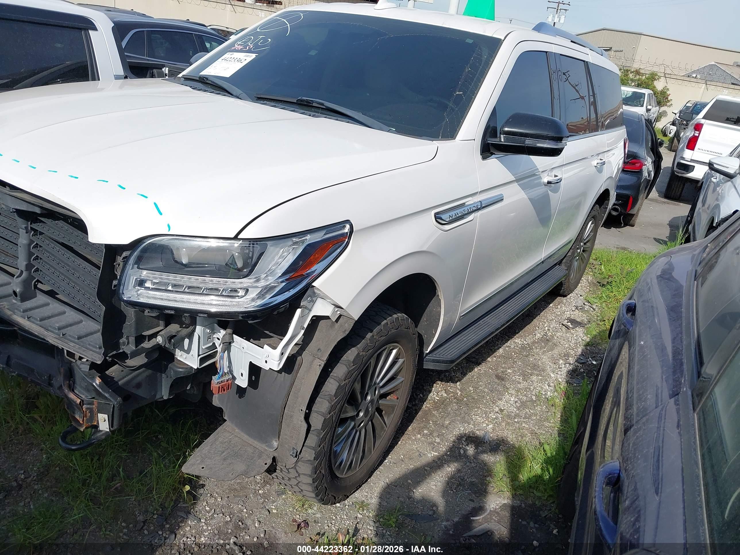 LINCOLN NAVIGATOR image 2