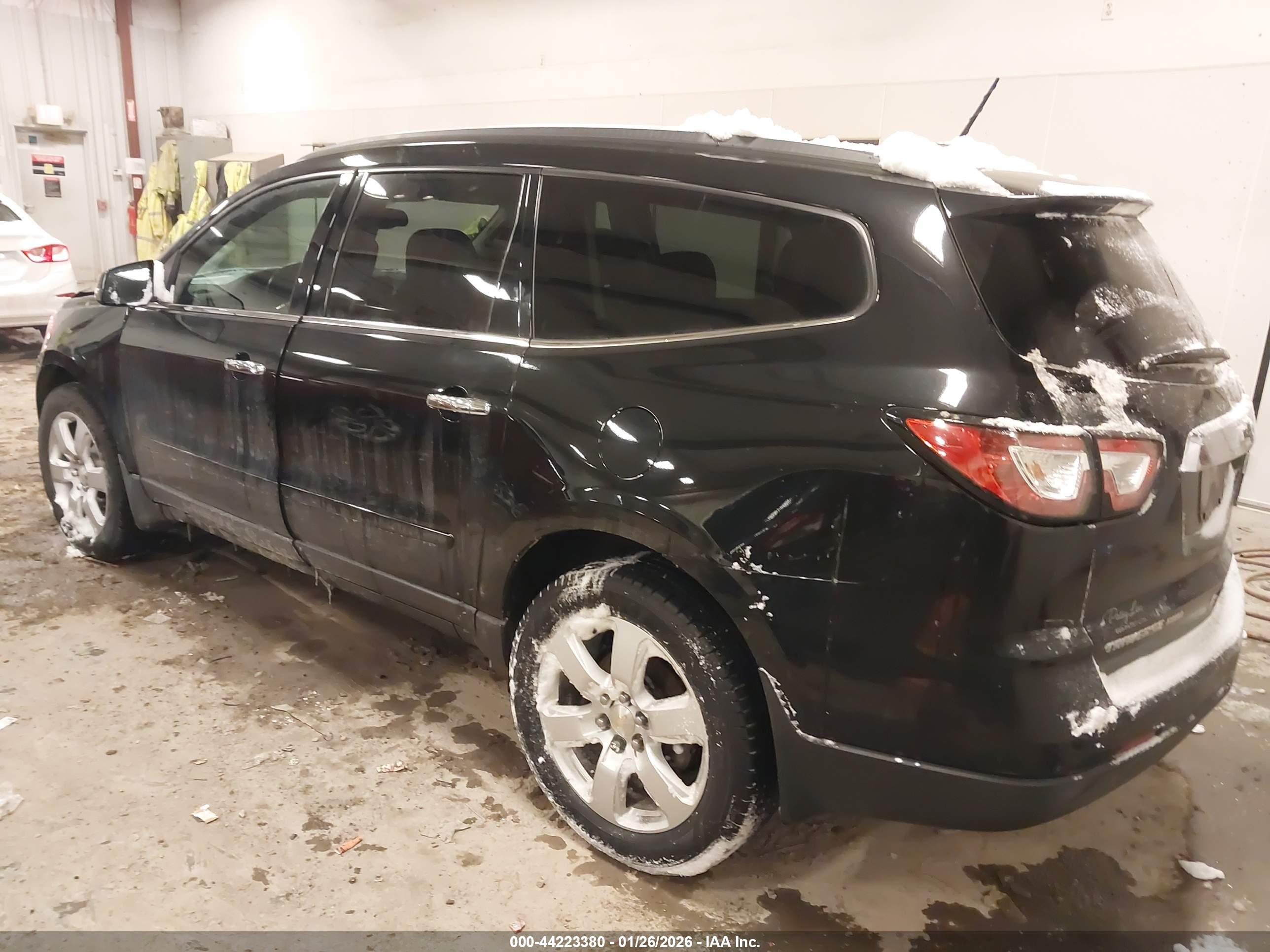 CHEVROLET TRAVERSE image 3