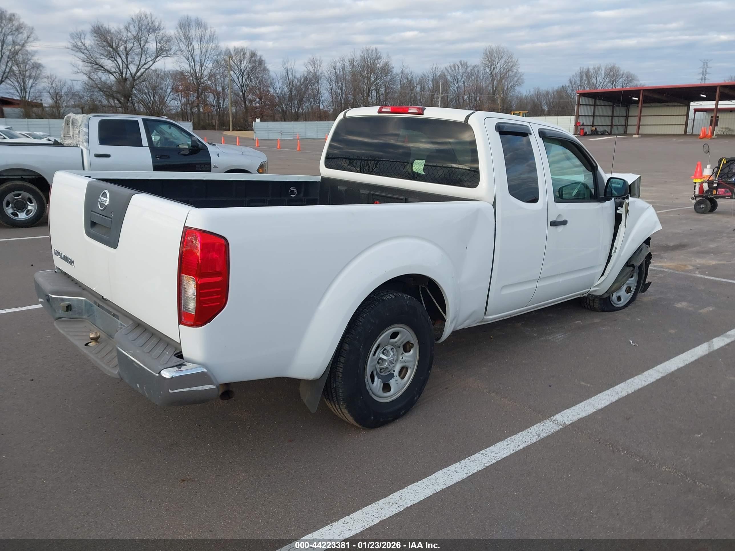NISSAN FRONTIER image 4