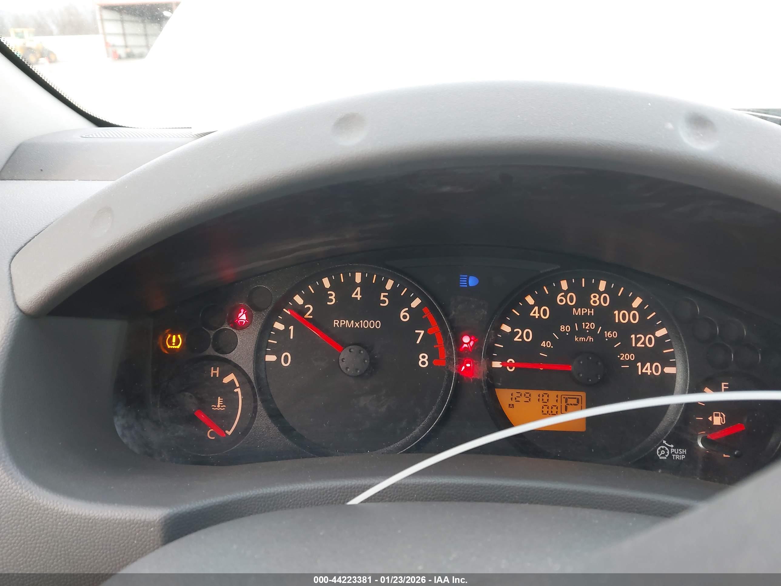 NISSAN FRONTIER image 7