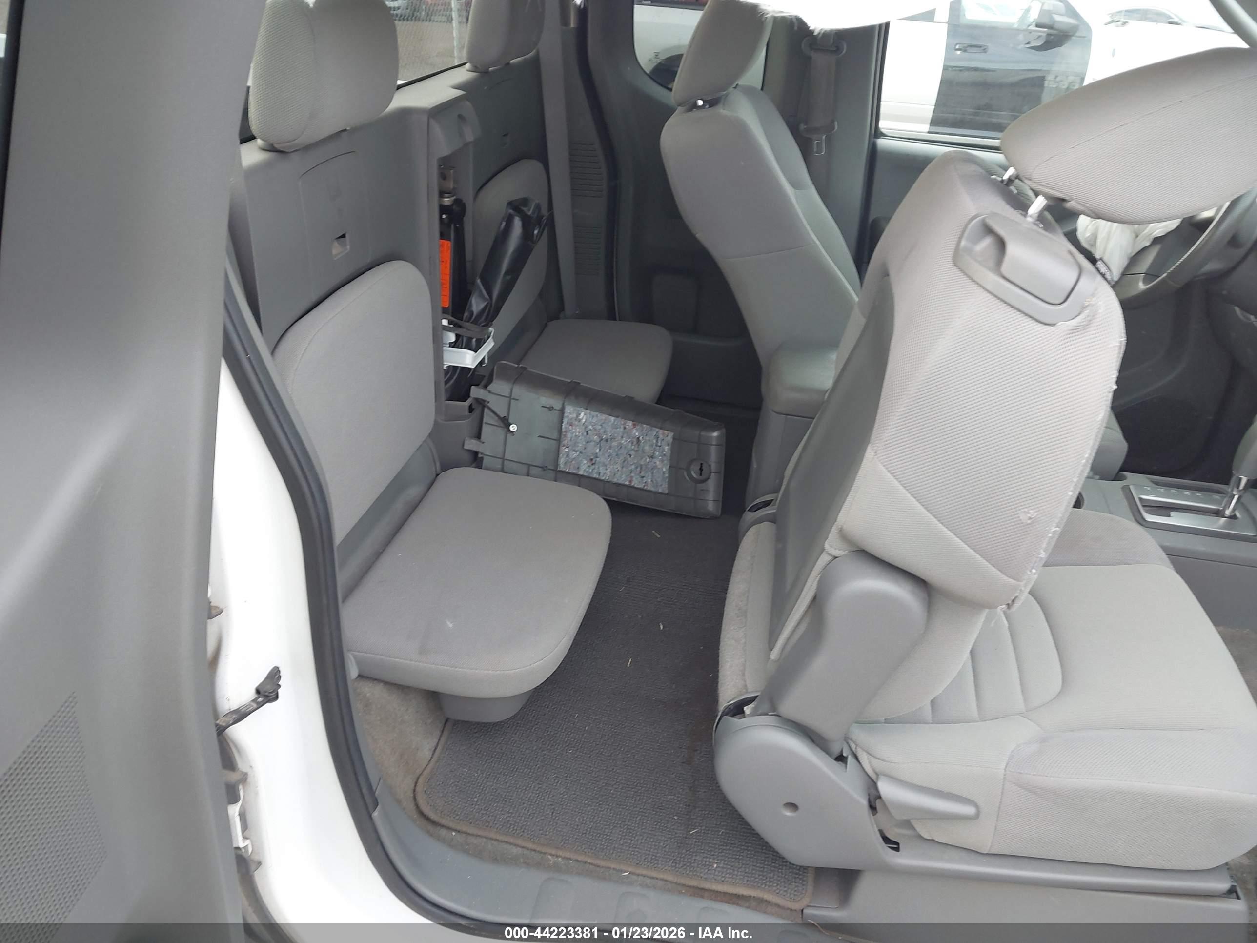 NISSAN FRONTIER image 8