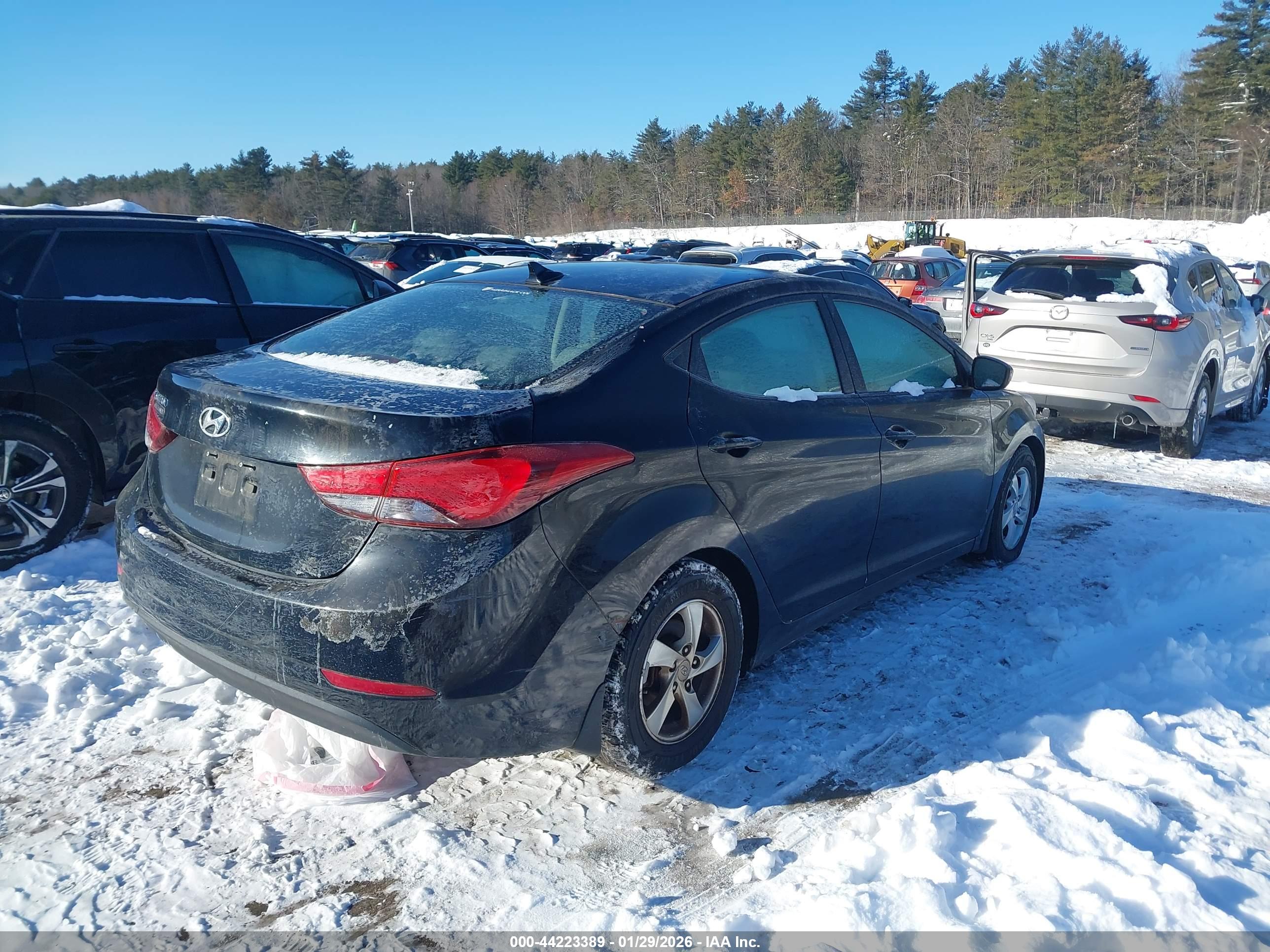 HYUNDAI ELANTRA image 4