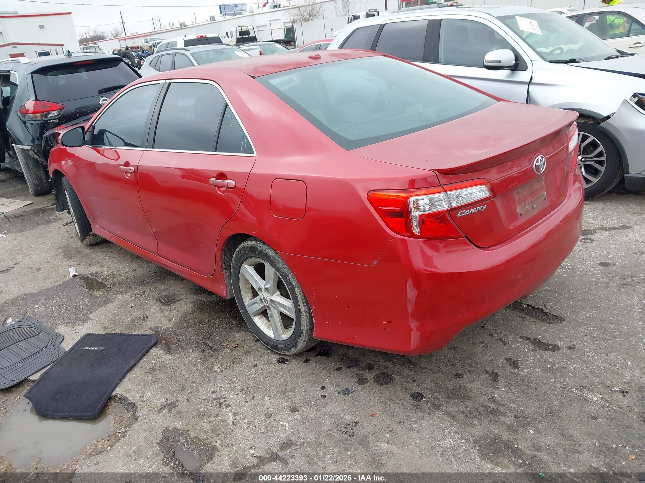 TOYOTA CAMRY image 3