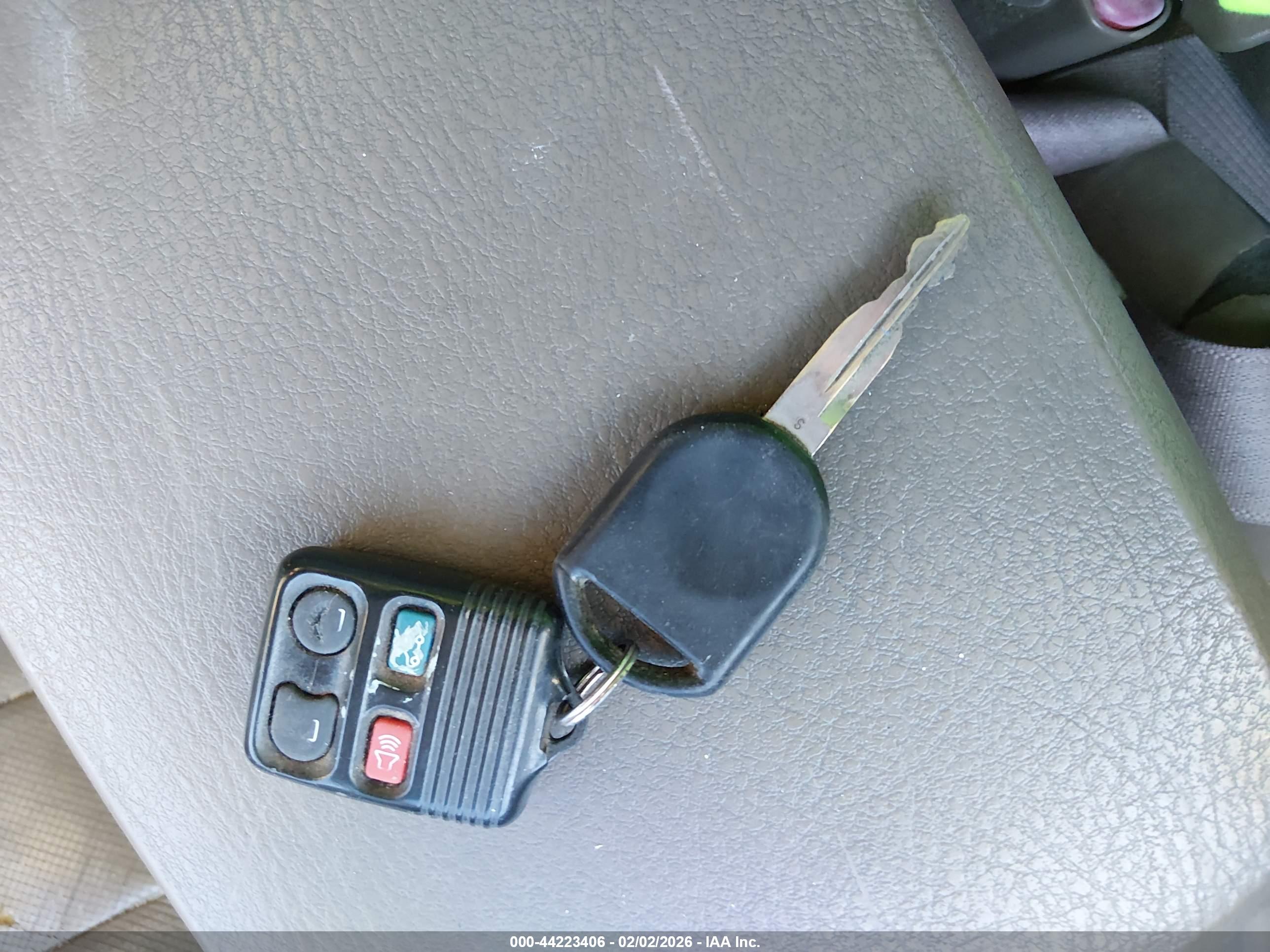 FORD EXPLORER image 11