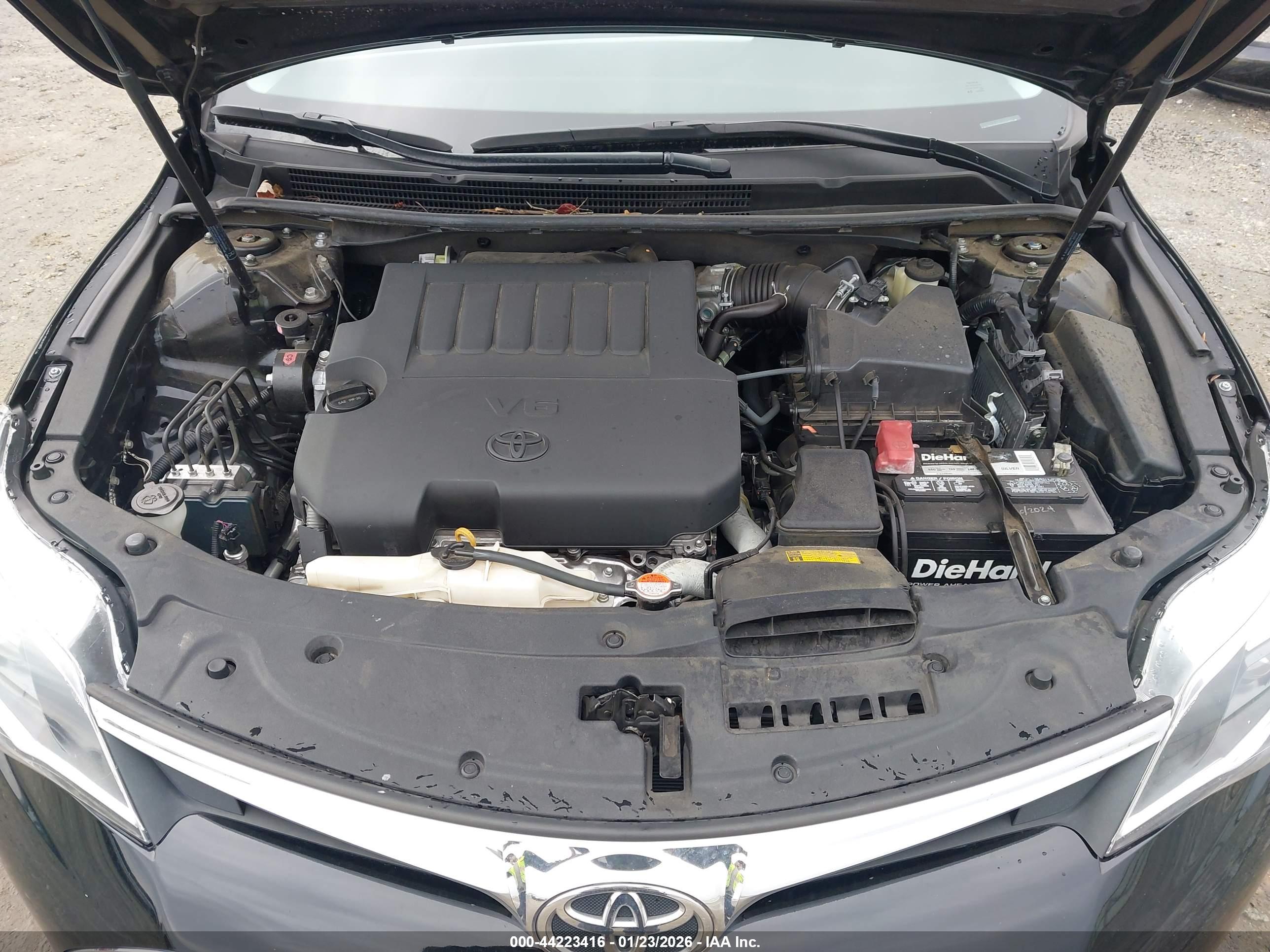 TOYOTA AVALON image 10