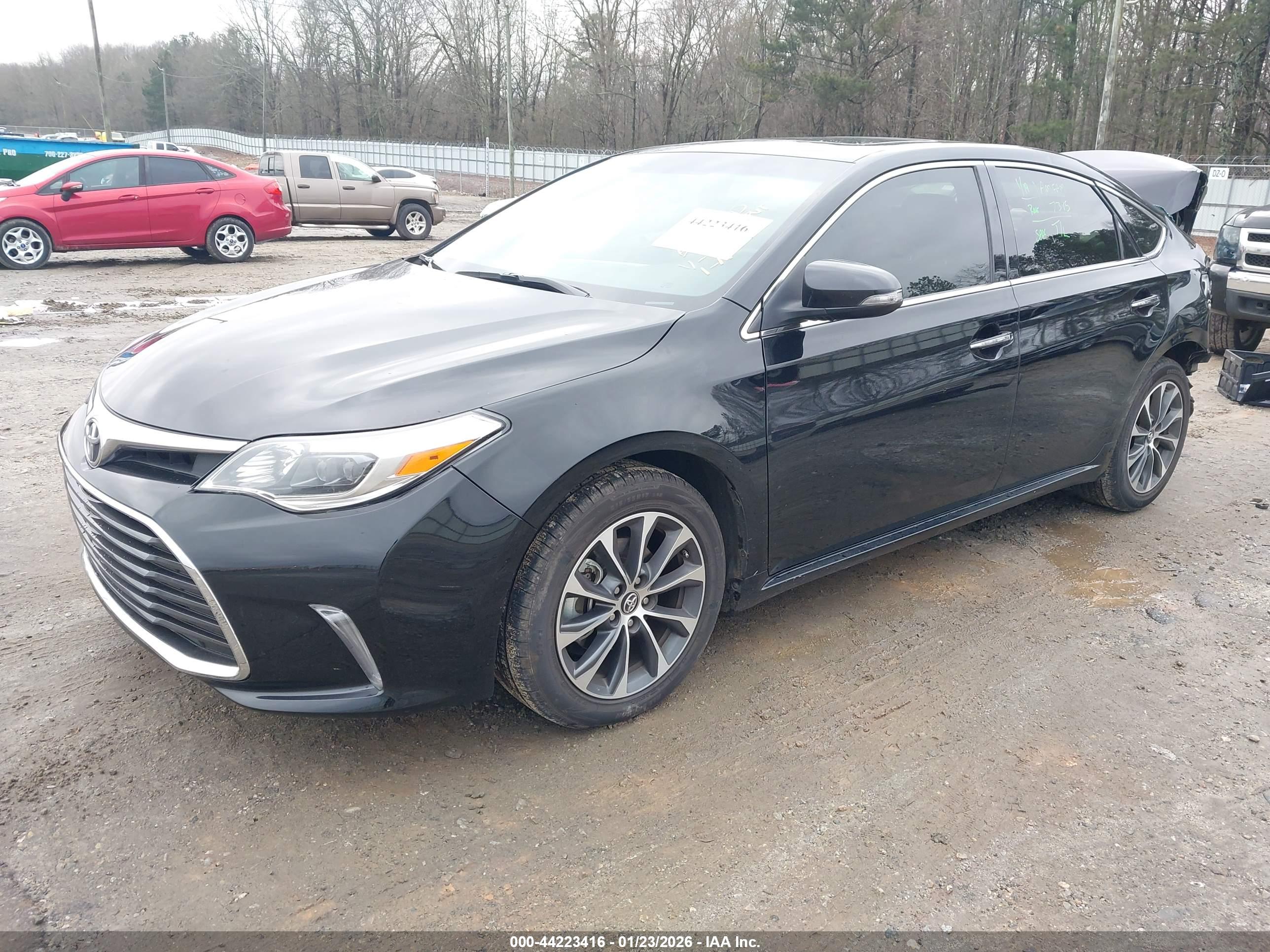 TOYOTA AVALON image 2