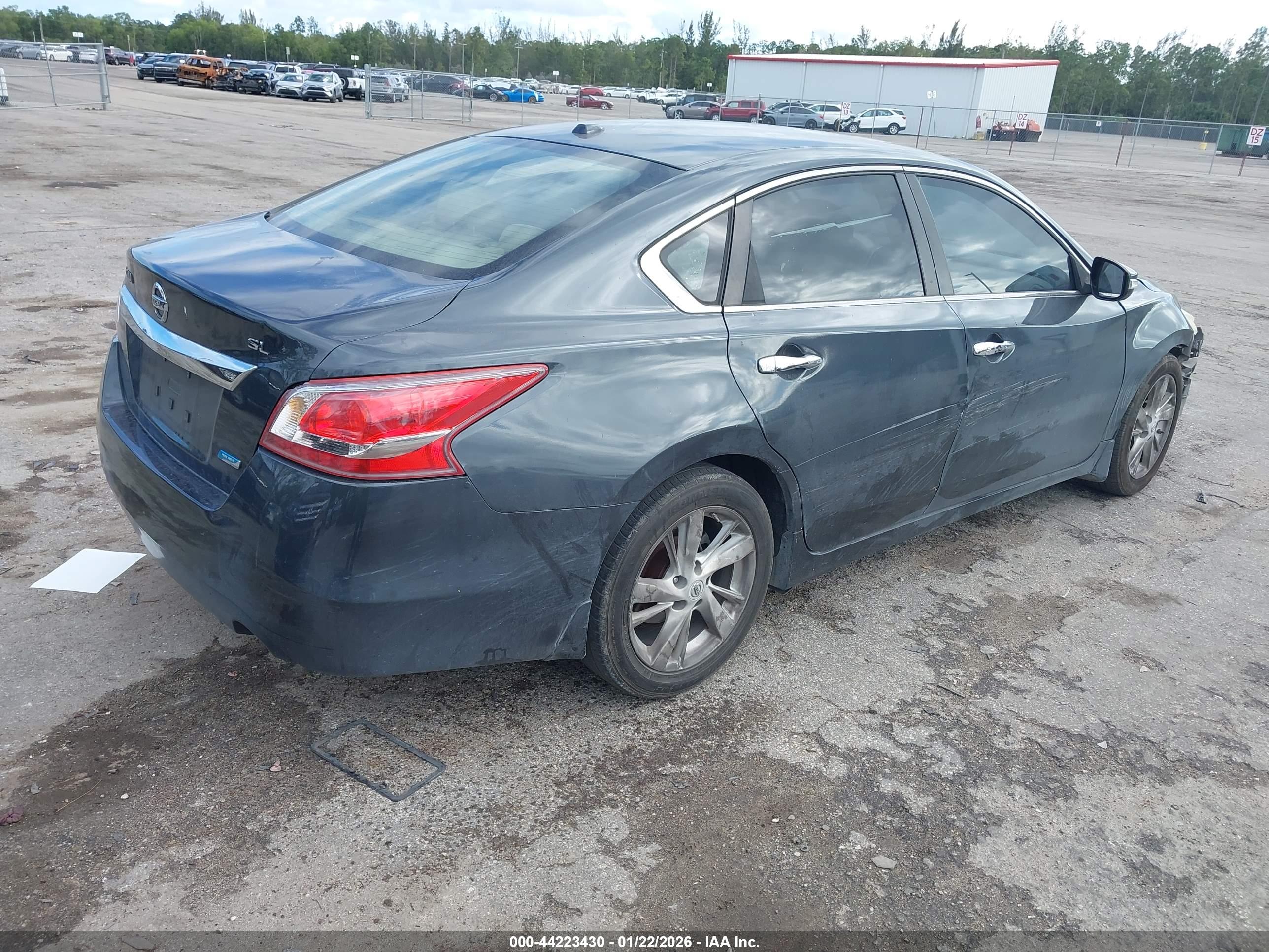 NISSAN ALTIMA image 4